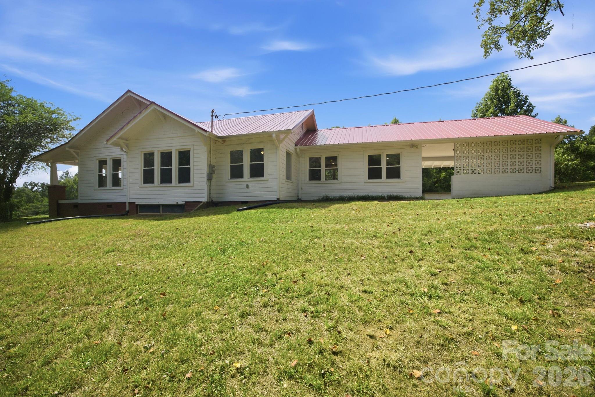 661 Lenoir Road — Morganton