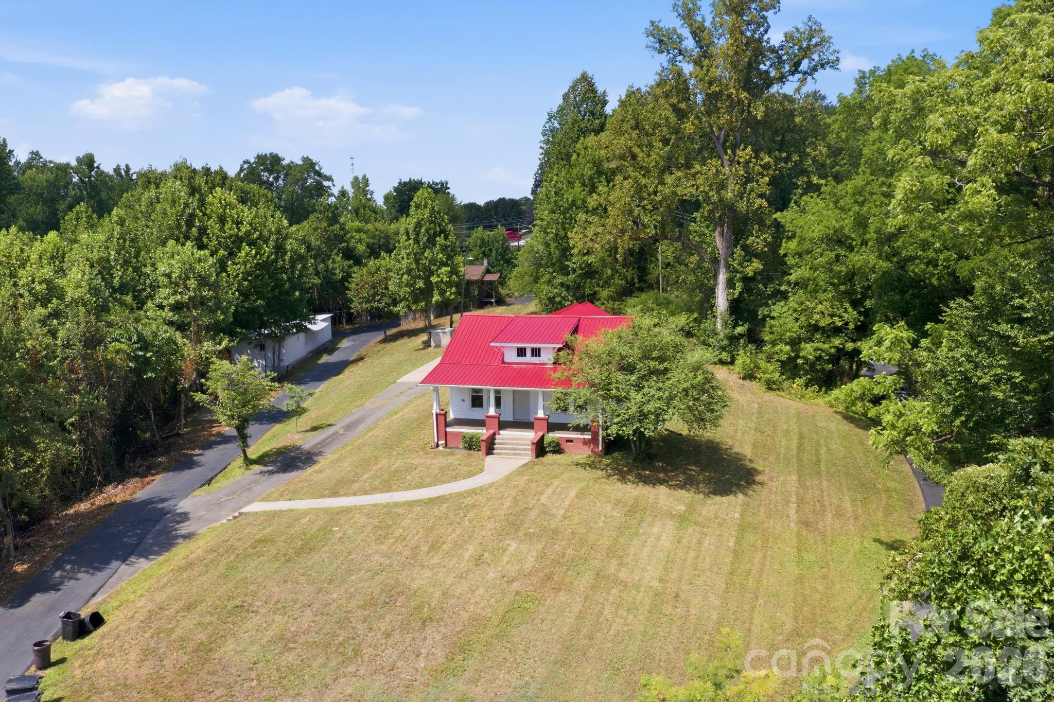 661 Lenoir Road — Morganton