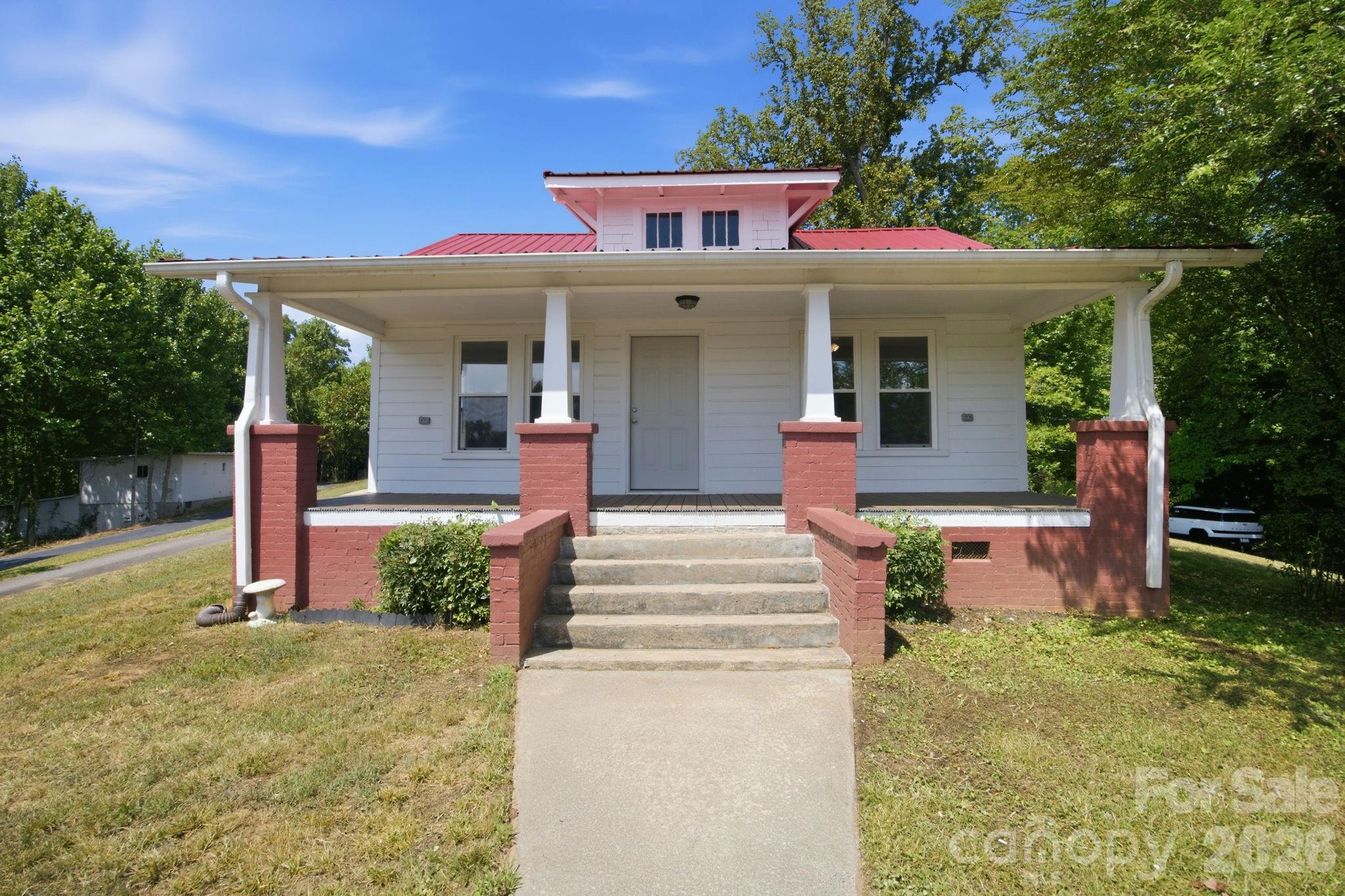 661 Lenoir Road — Morganton