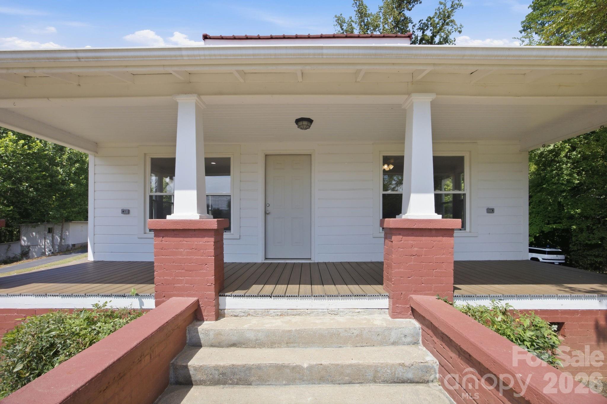 661 Lenoir Road — Morganton