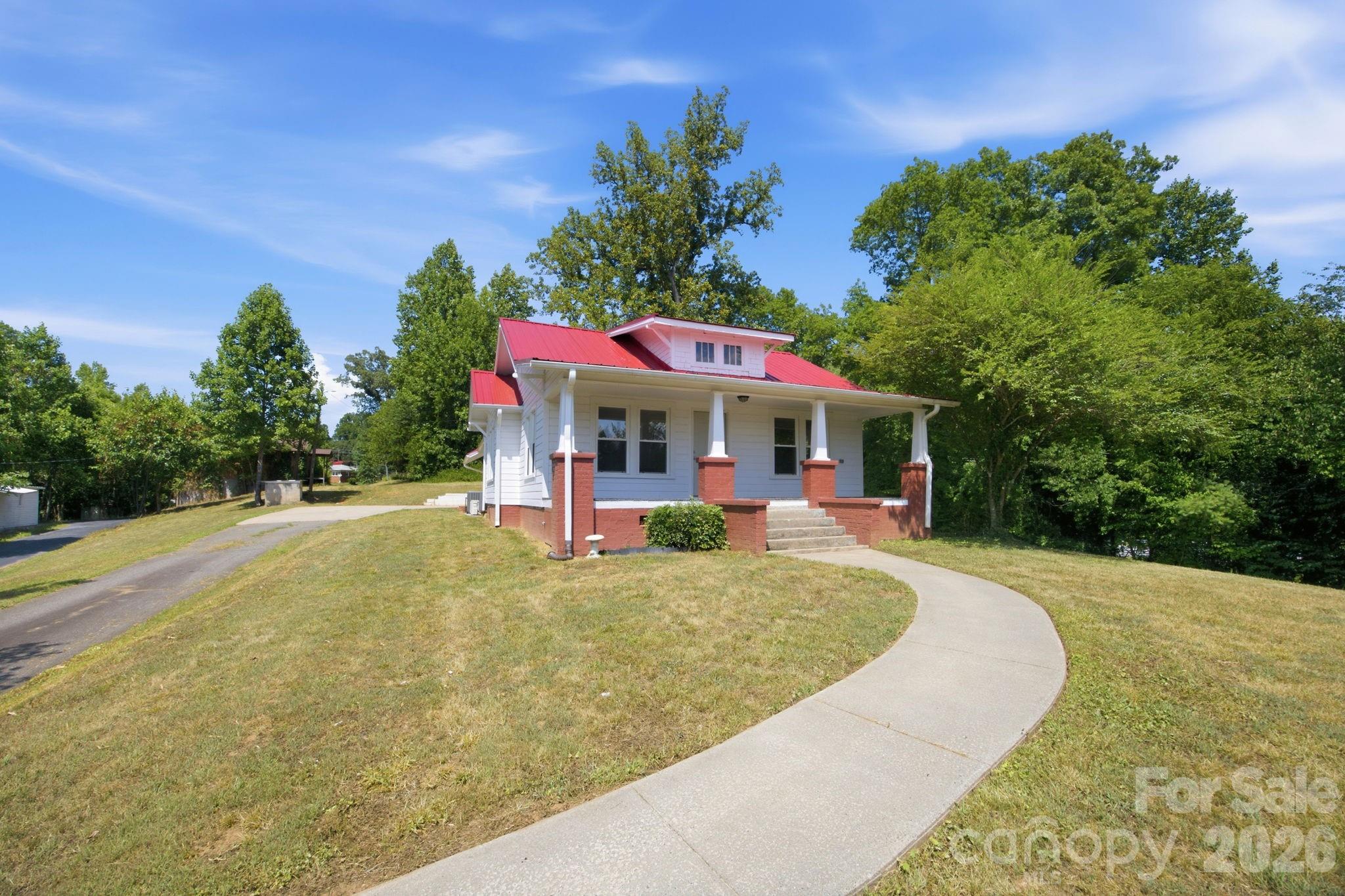 661 Lenoir Road — Morganton