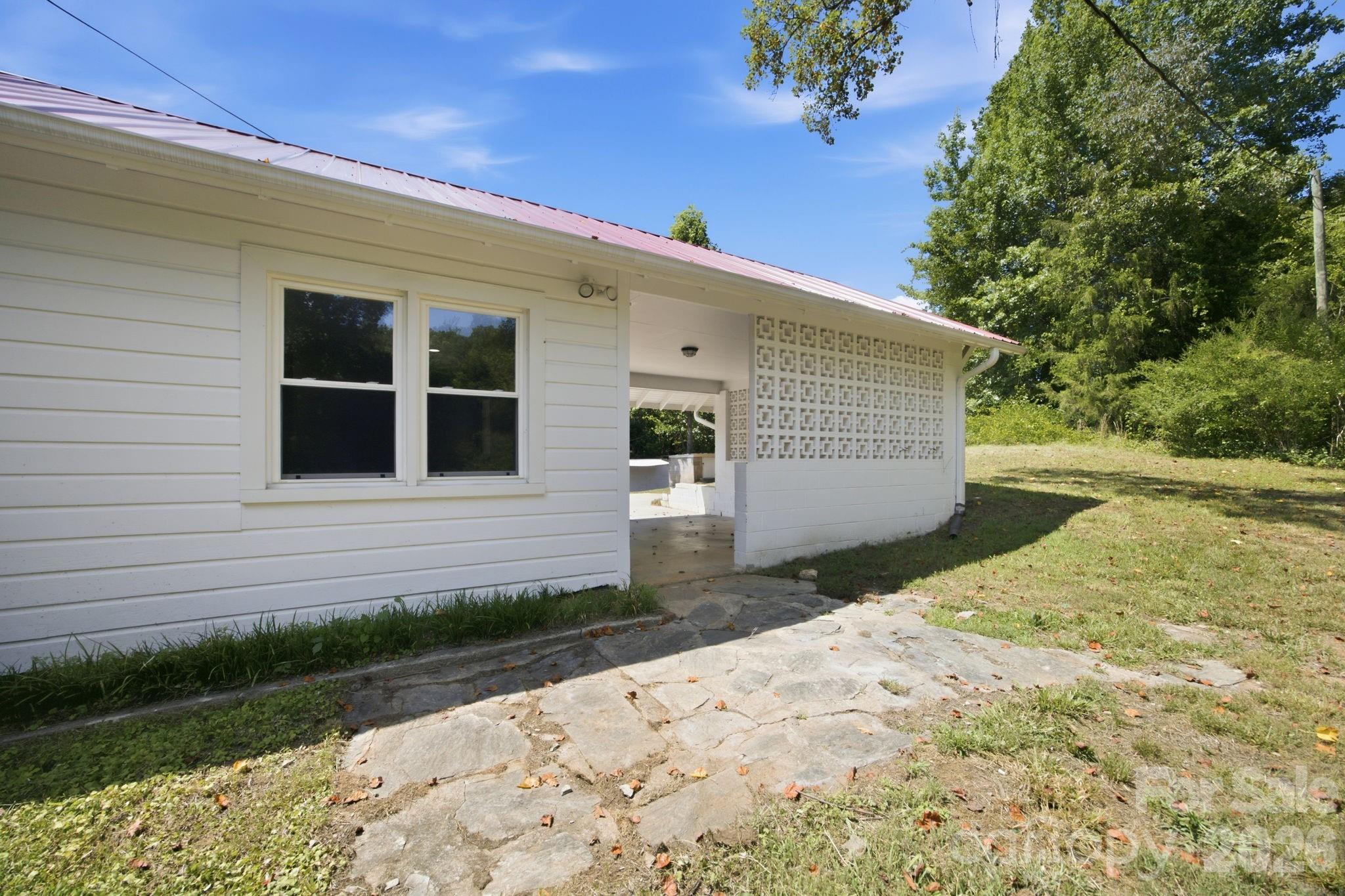 661 Lenoir Road — Morganton