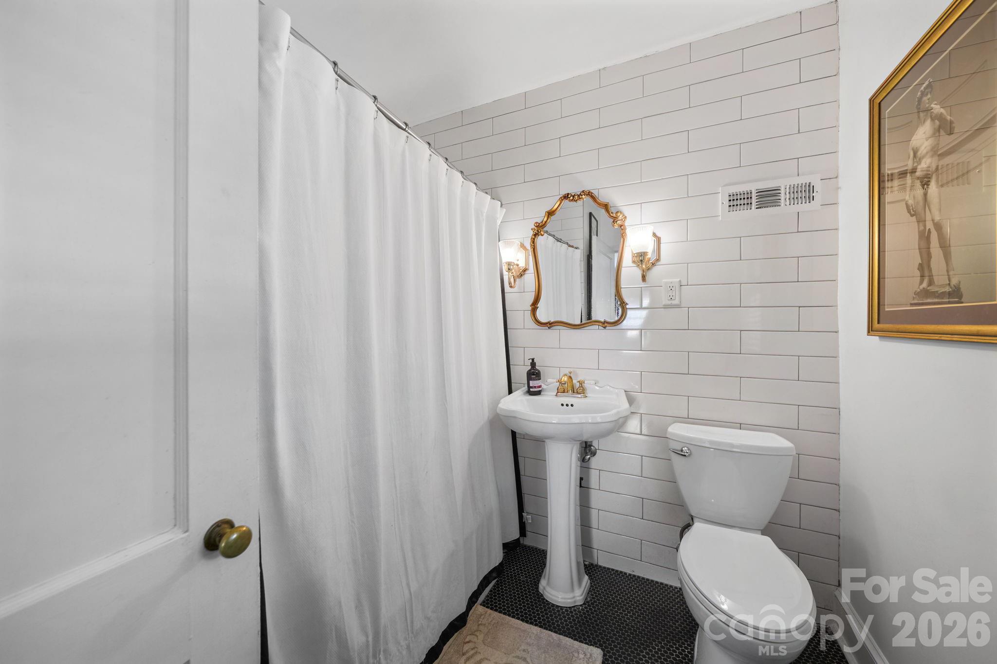 721 Carolina Avenue — Gastonia