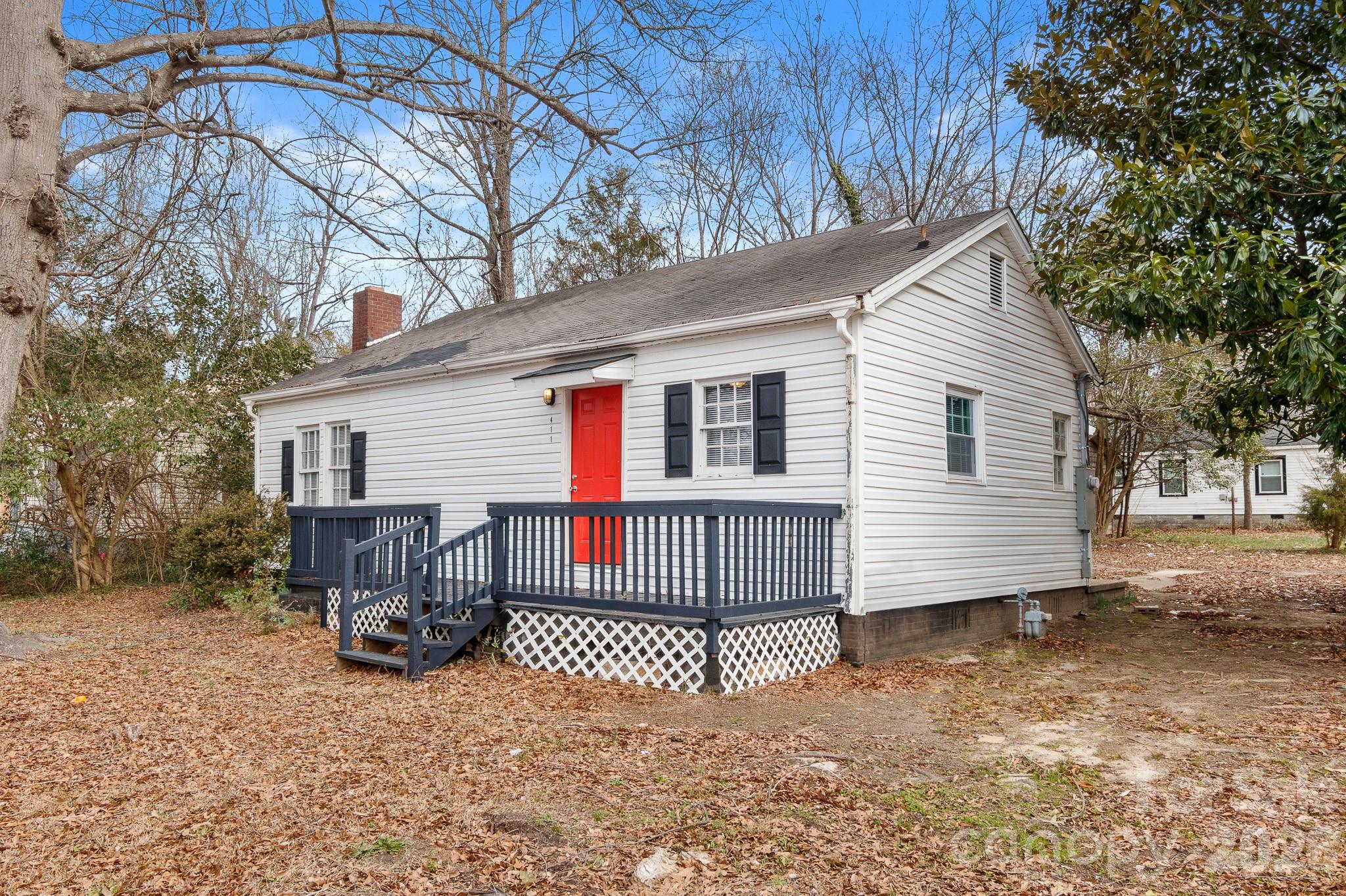 411 S Thompson Street — Shelby