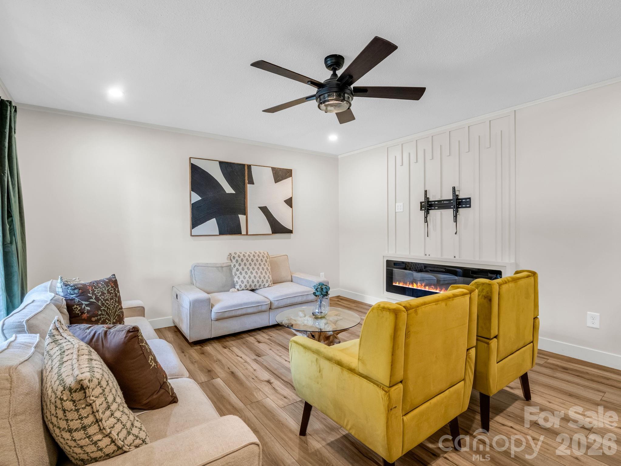 319 Arlington Street — Forest City