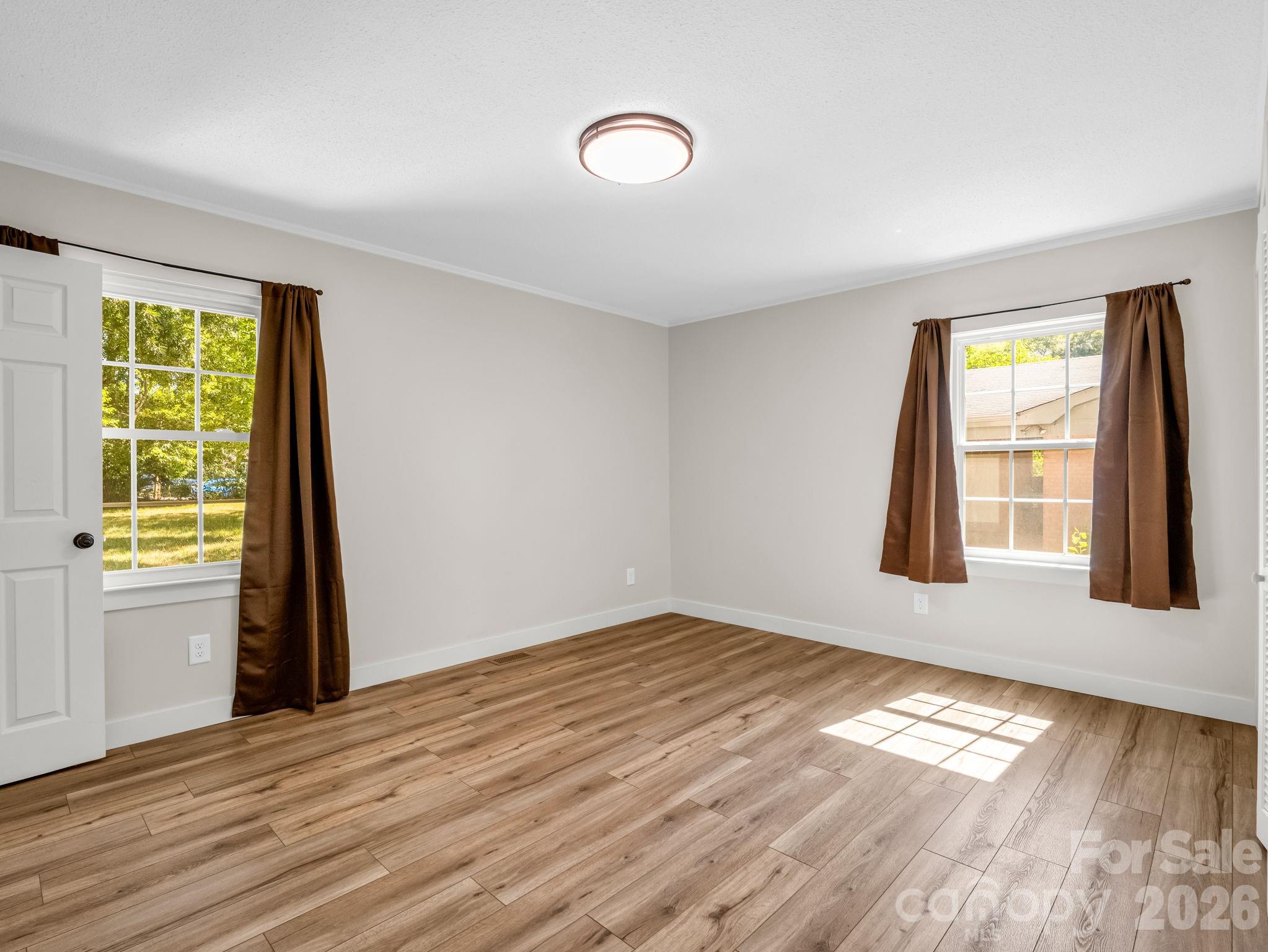 319 Arlington Street — Forest City
