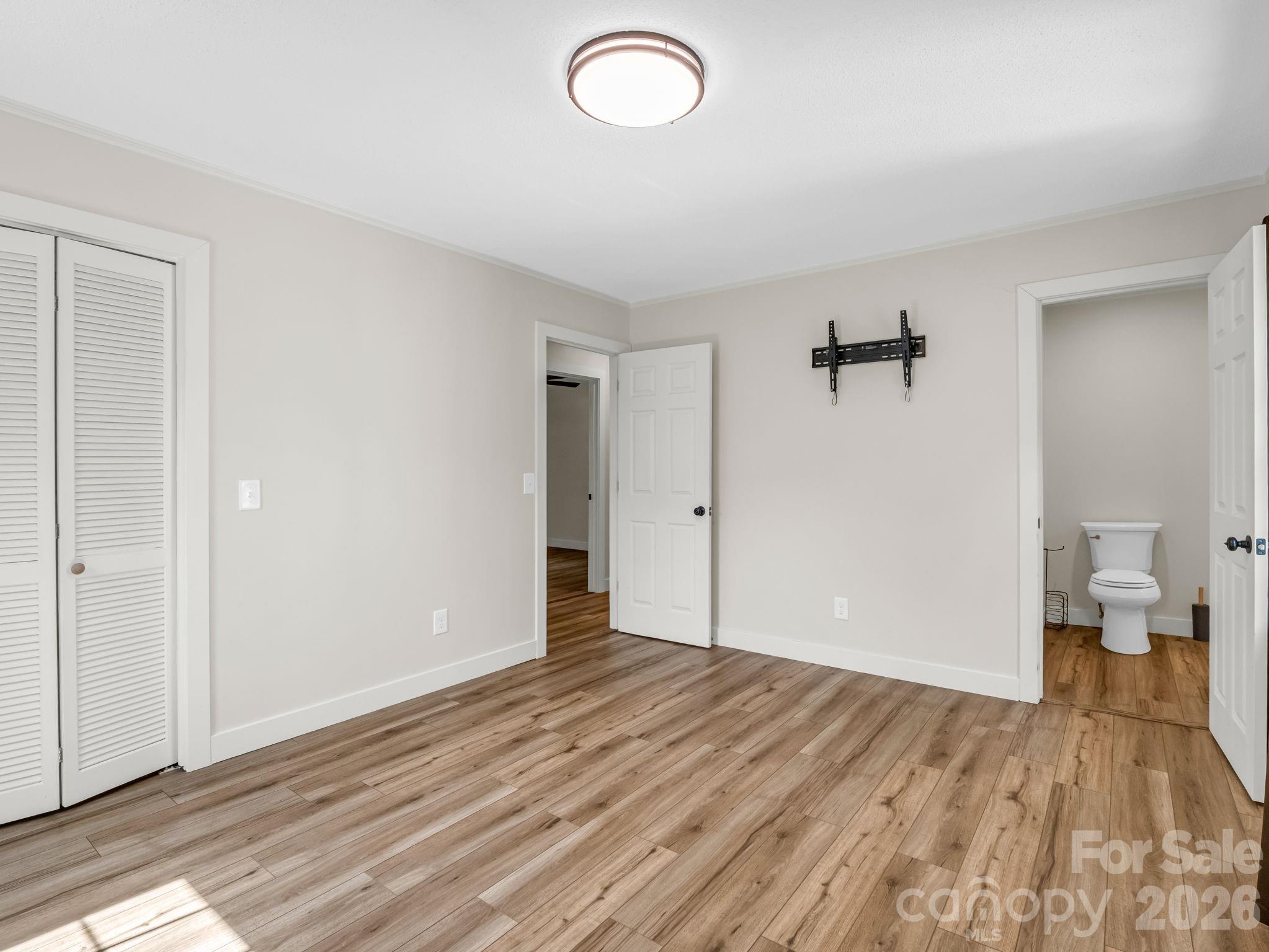 319 Arlington Street — Forest City