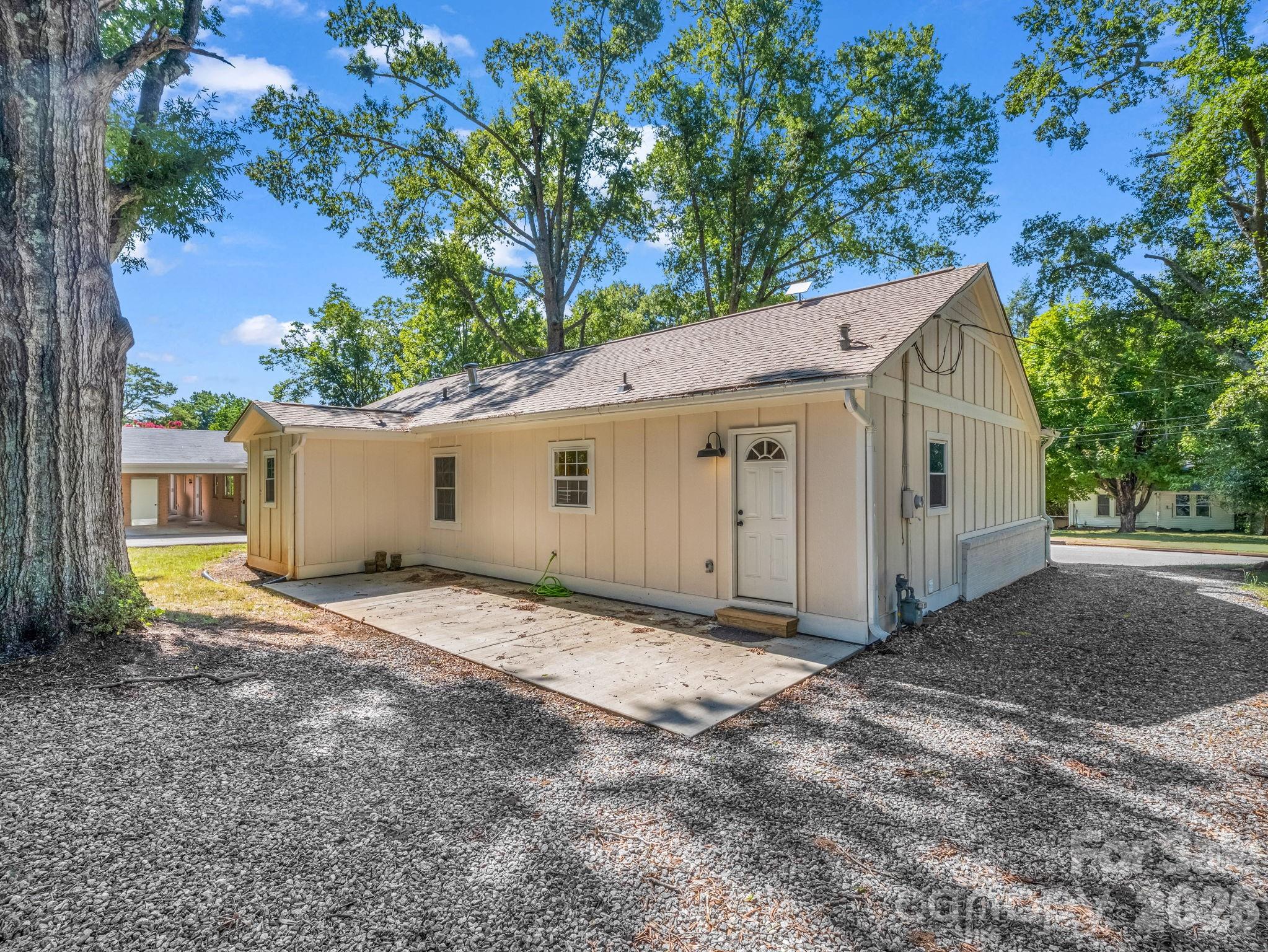 319 Arlington Street — Forest City