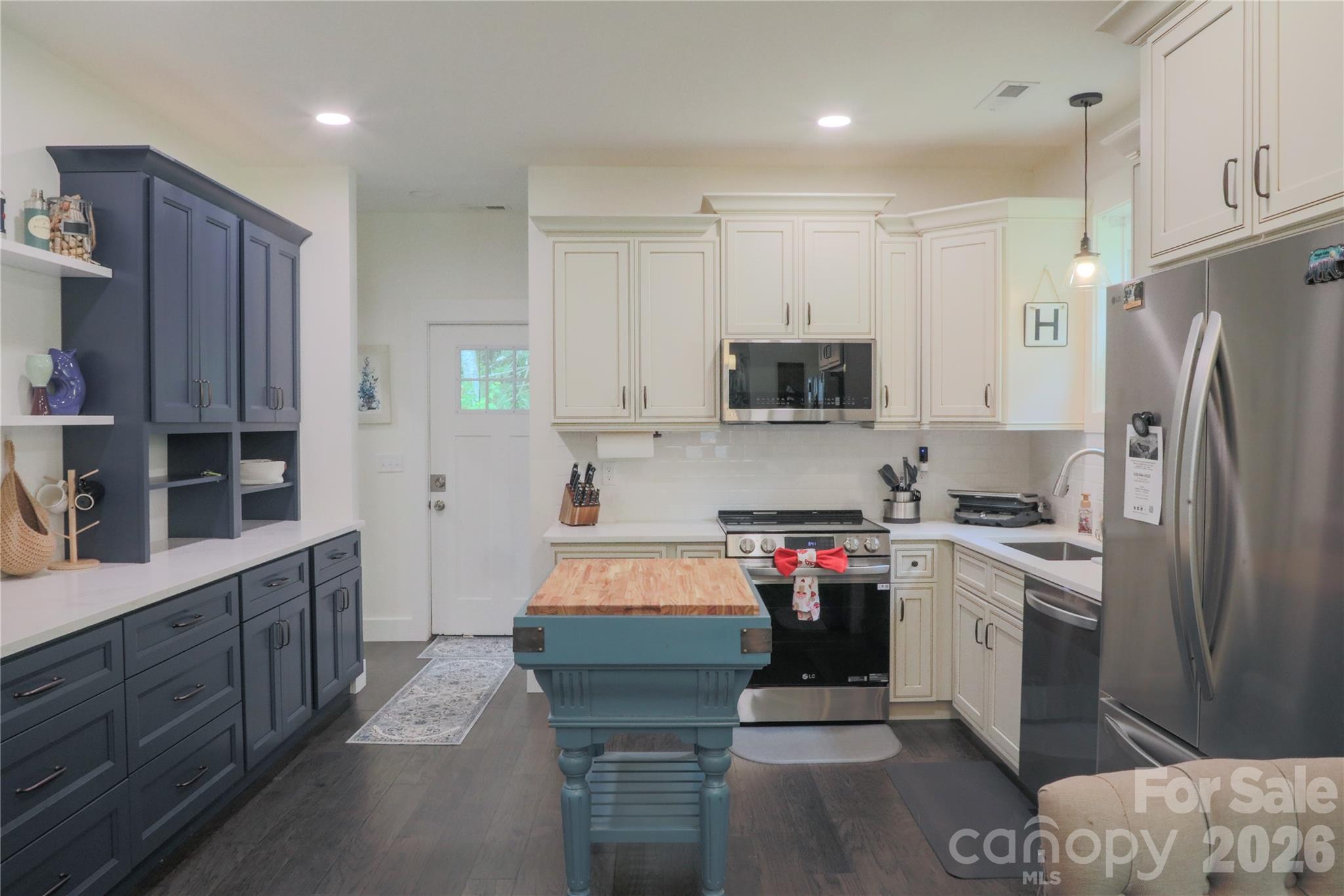 611 Twinbrook Lane — Maggie Valley