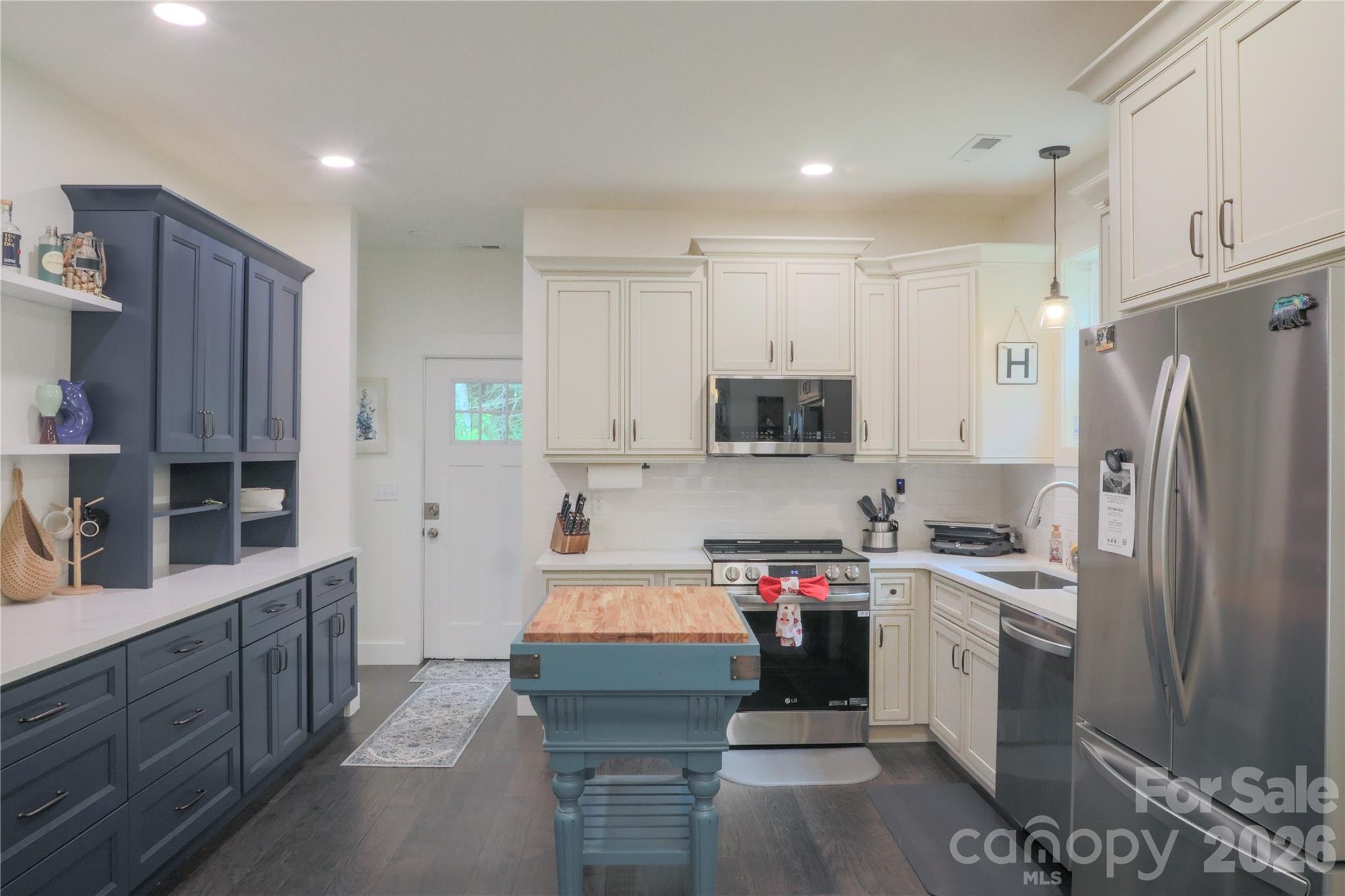 611 Twinbrook Lane — Maggie Valley