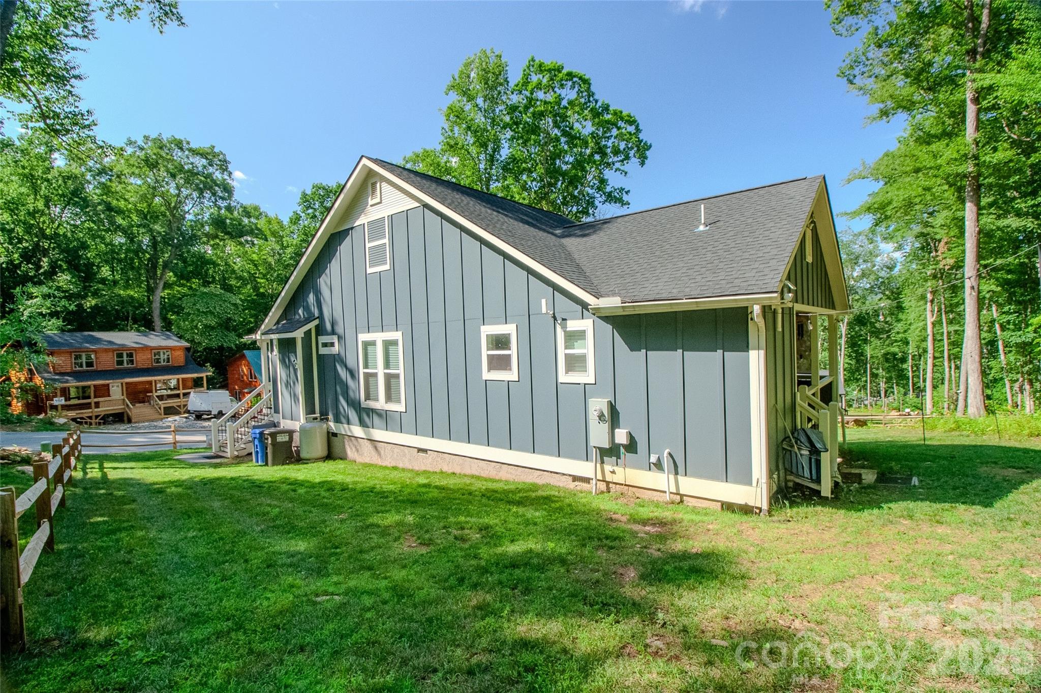 611 Twinbrook Lane — Maggie Valley