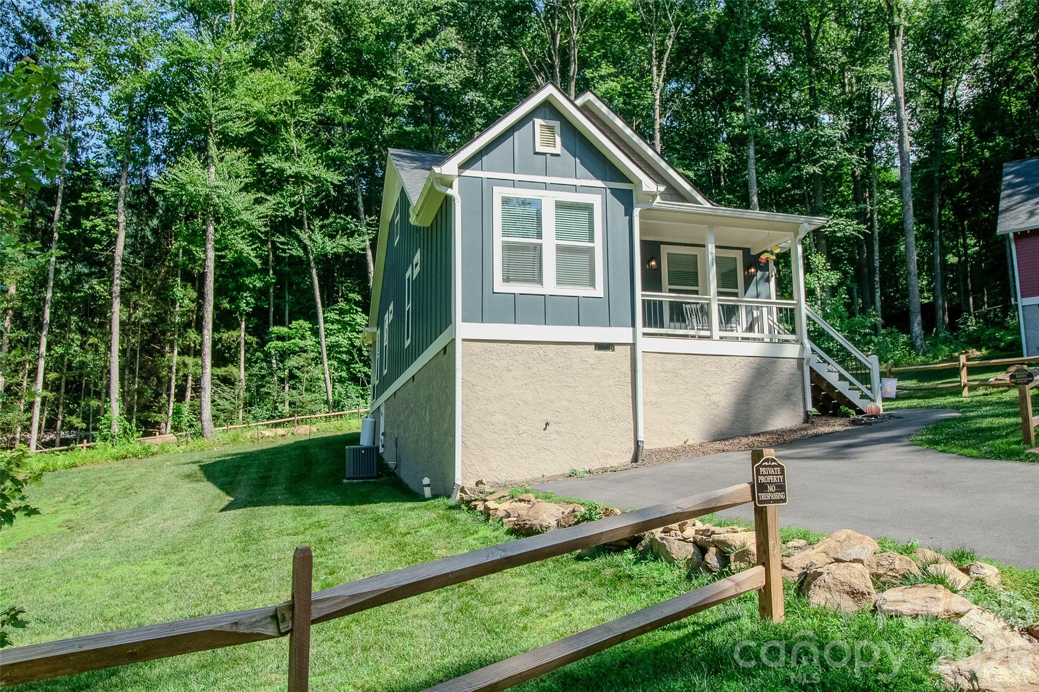 611 Twinbrook Lane — Maggie Valley