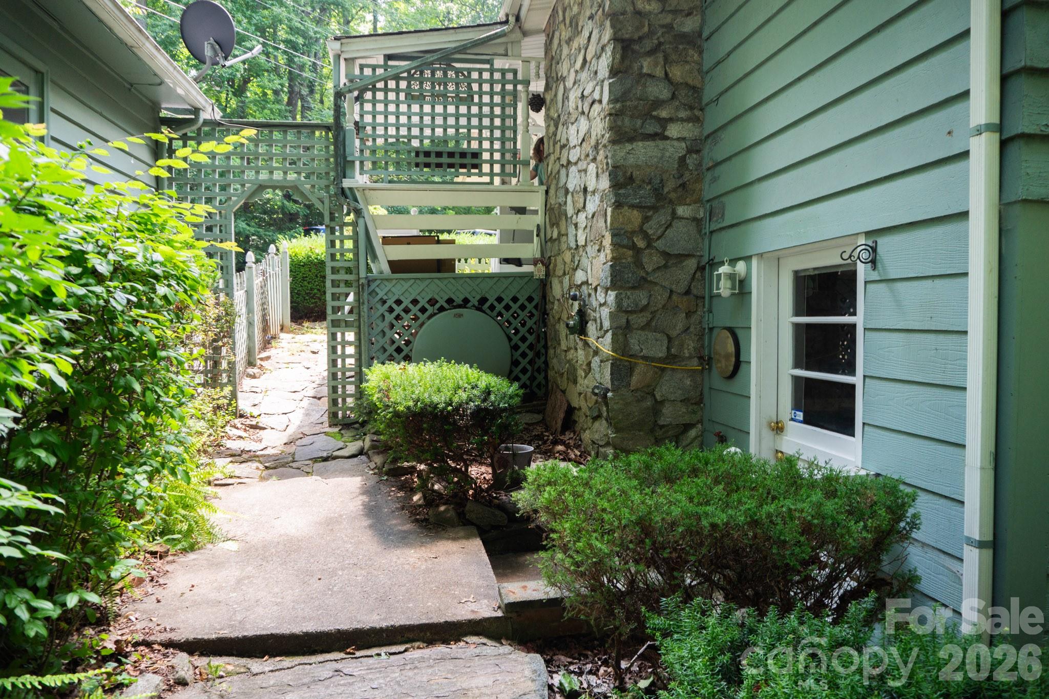 104 Ash Drive — Maggie Valley