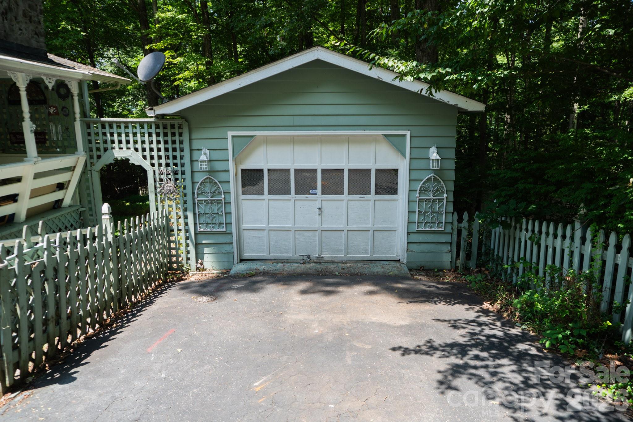 104 Ash Drive — Maggie Valley