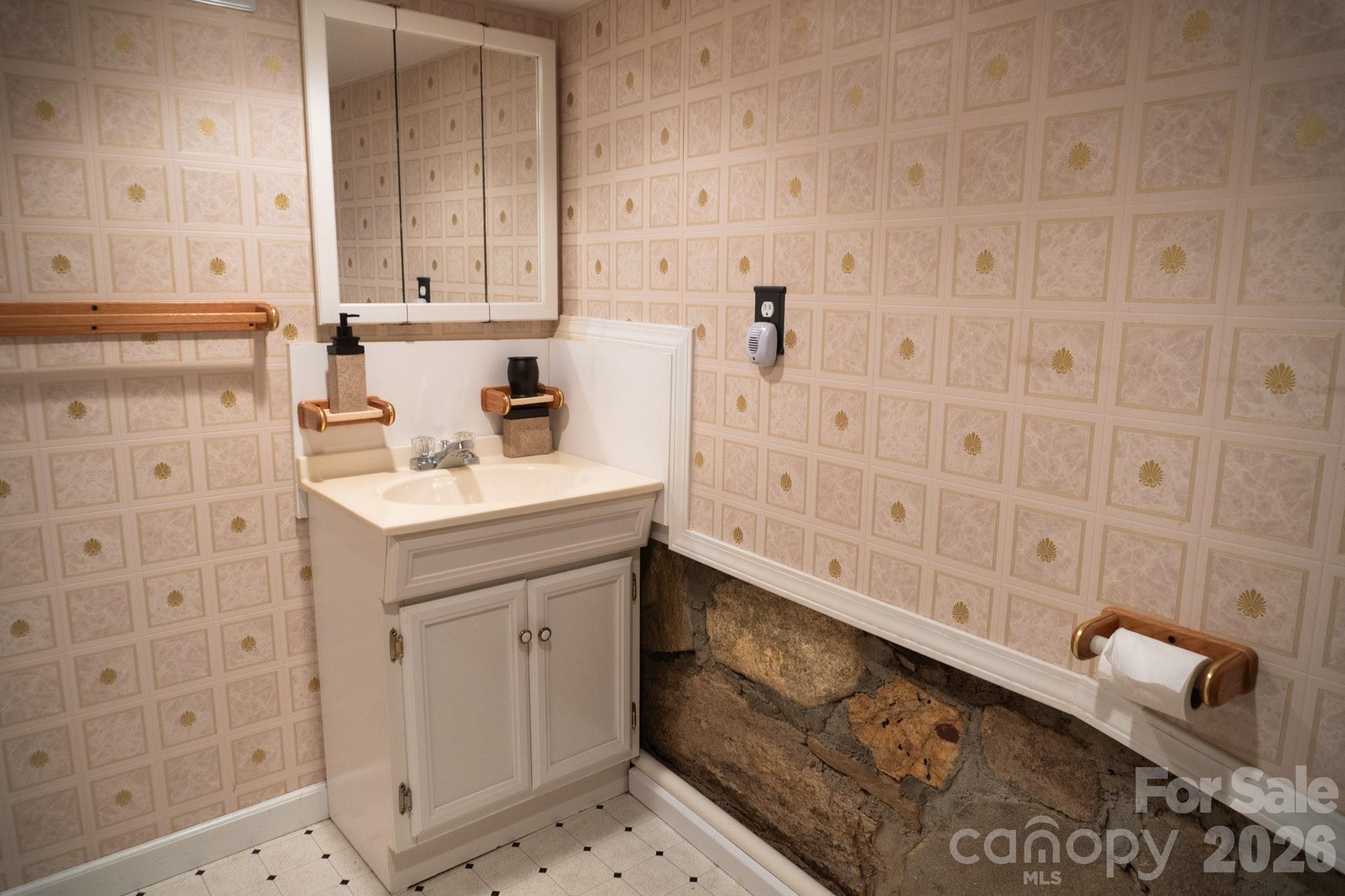 104 Ash Drive — Maggie Valley