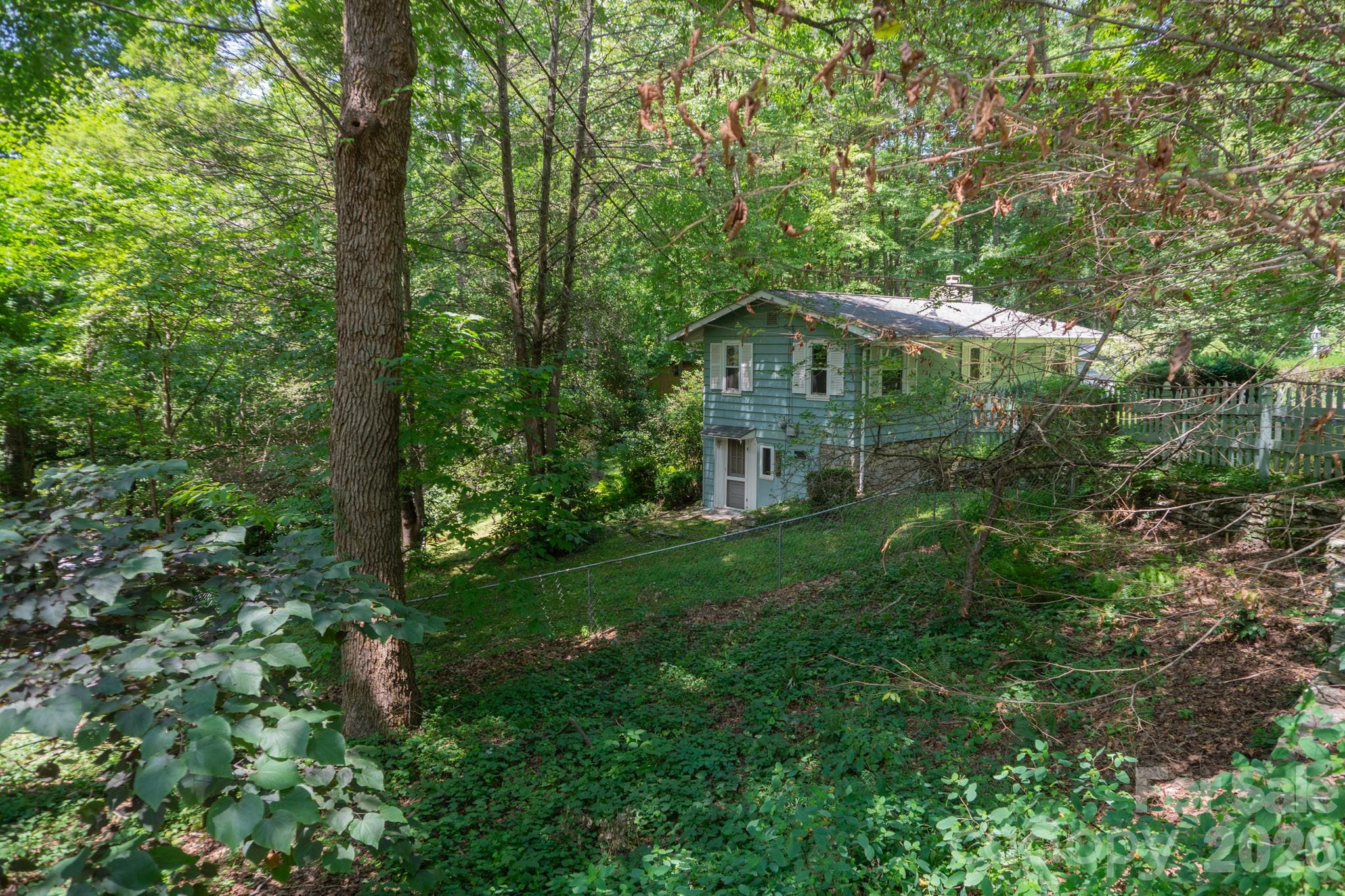 104 Ash Drive — Maggie Valley