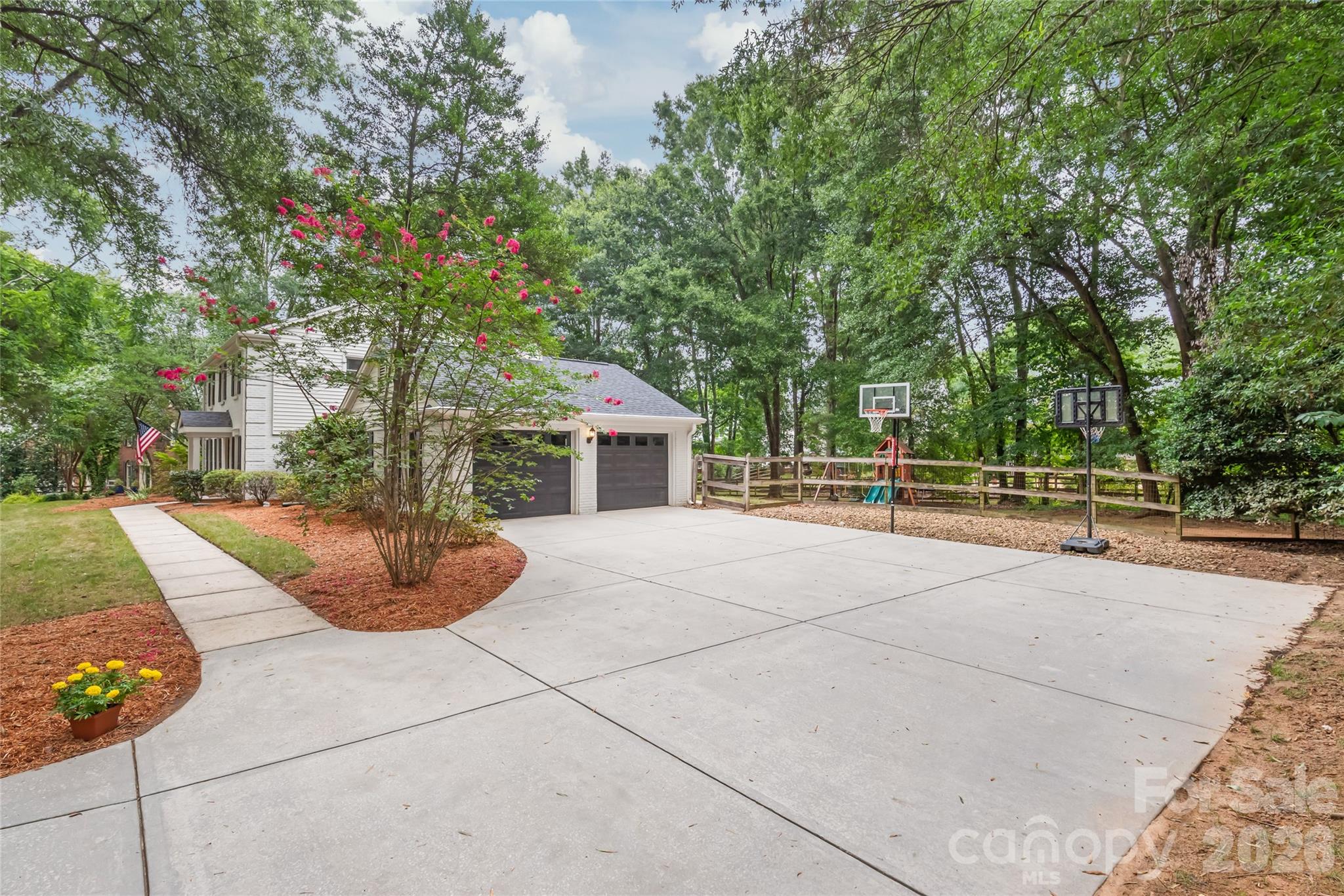 8711 Houston Ridge Road — Charlotte