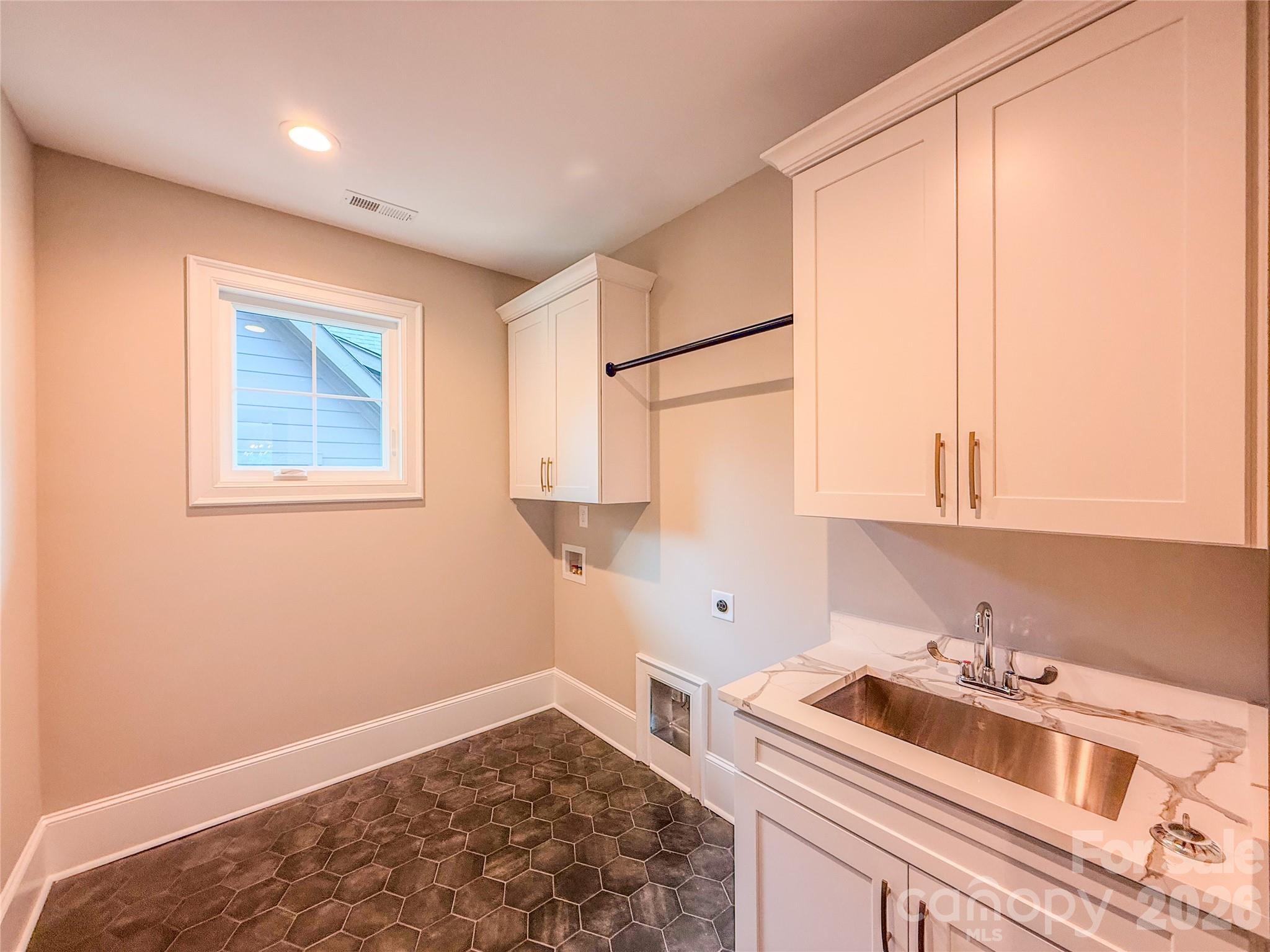 4828 Walker Road — Charlotte