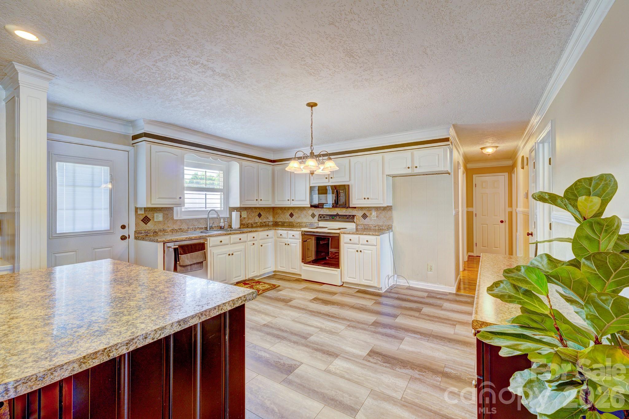 1014 Ranbar Street — Cherryville