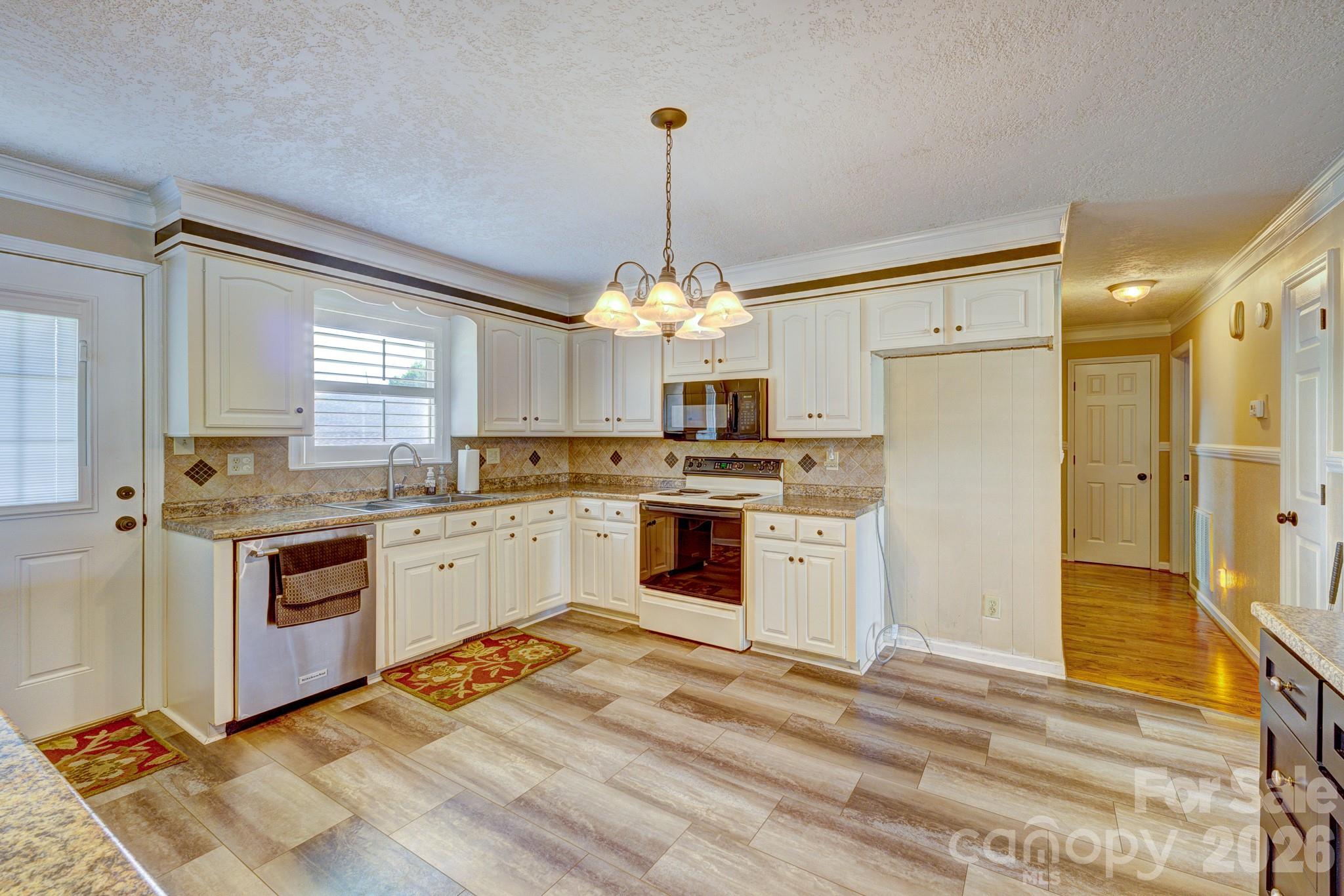 1014 Ranbar Street — Cherryville
