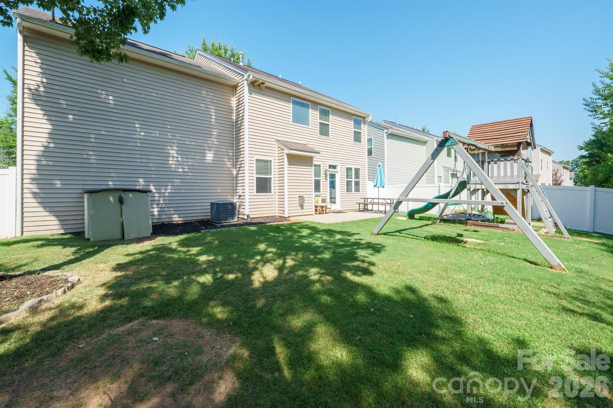 17120 Caldwell Track Drive — Huntersville