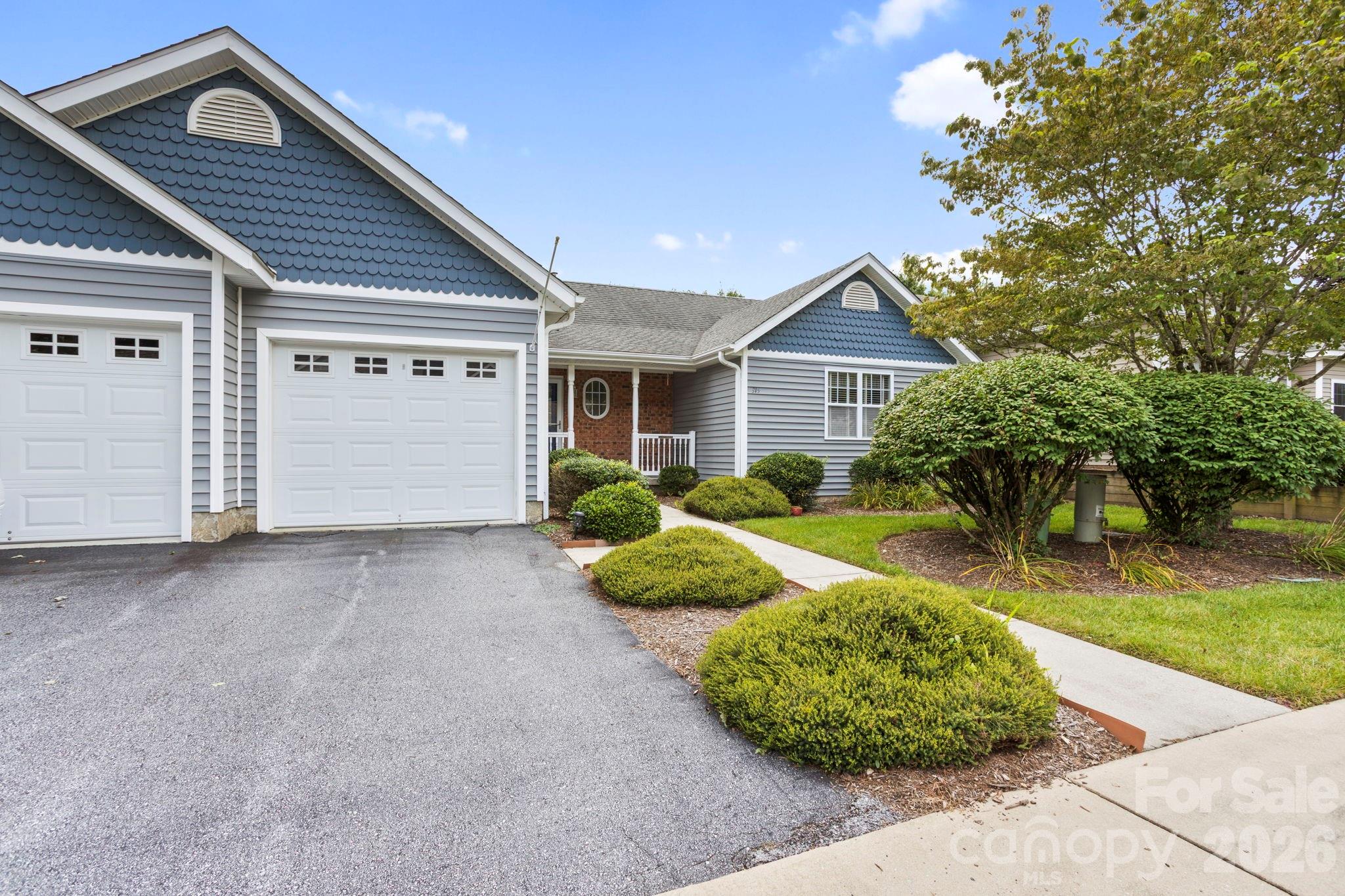315 Charlestown Drive — Hendersonville