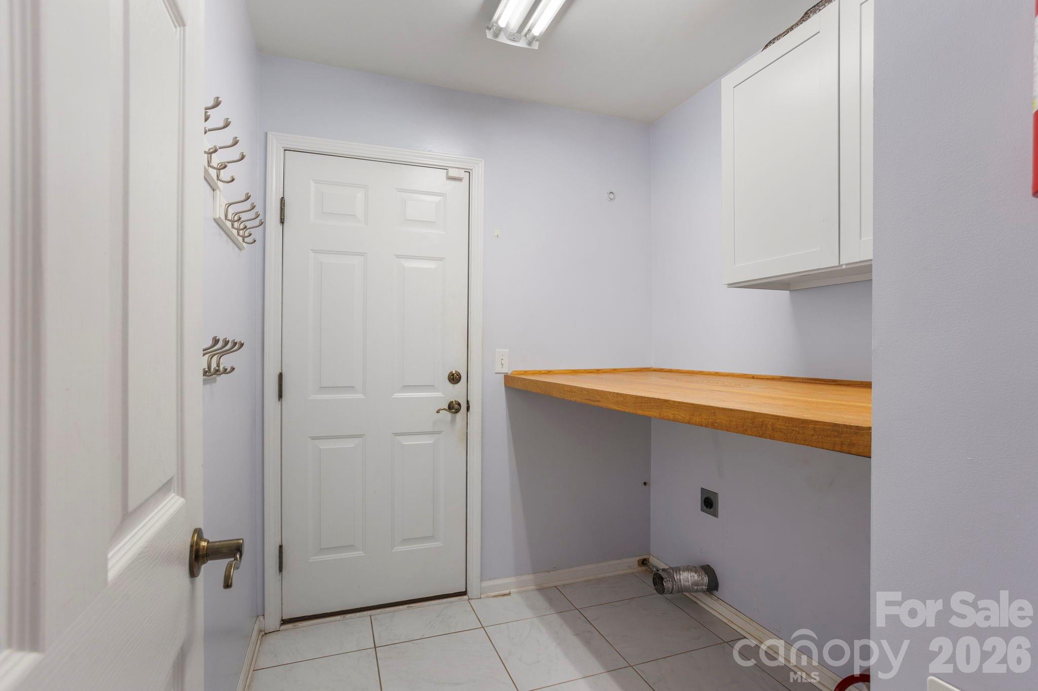 315 Charlestown Drive — Hendersonville