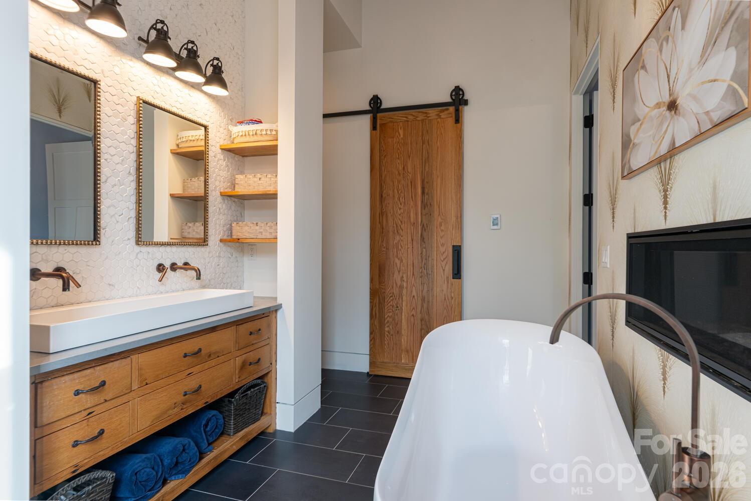 208 Glenroy Court — Flat Rock