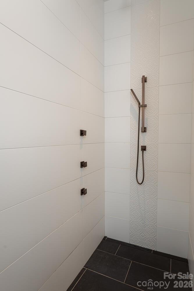208 Glenroy Court — Flat Rock