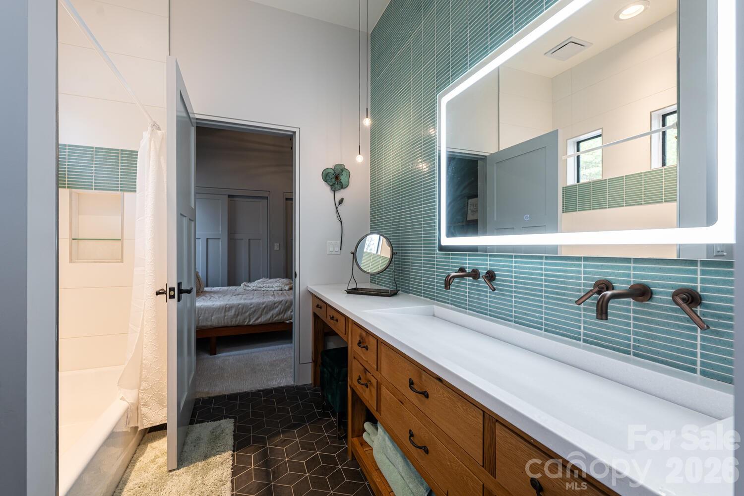 208 Glenroy Court — Flat Rock