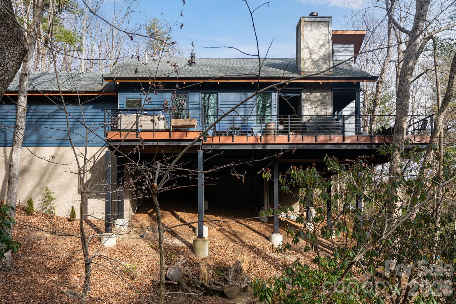 208 Glenroy Court — Flat Rock