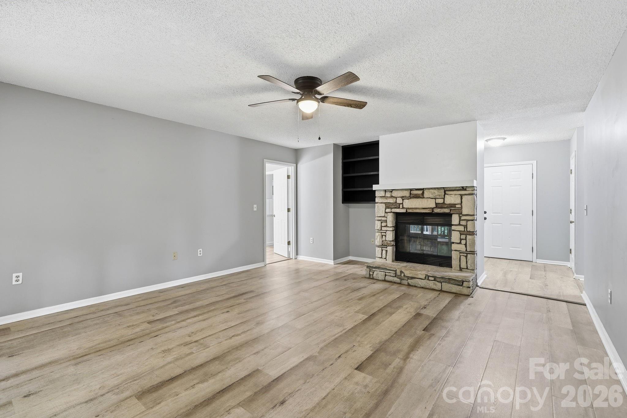 340 Oakwood Lane — Columbus