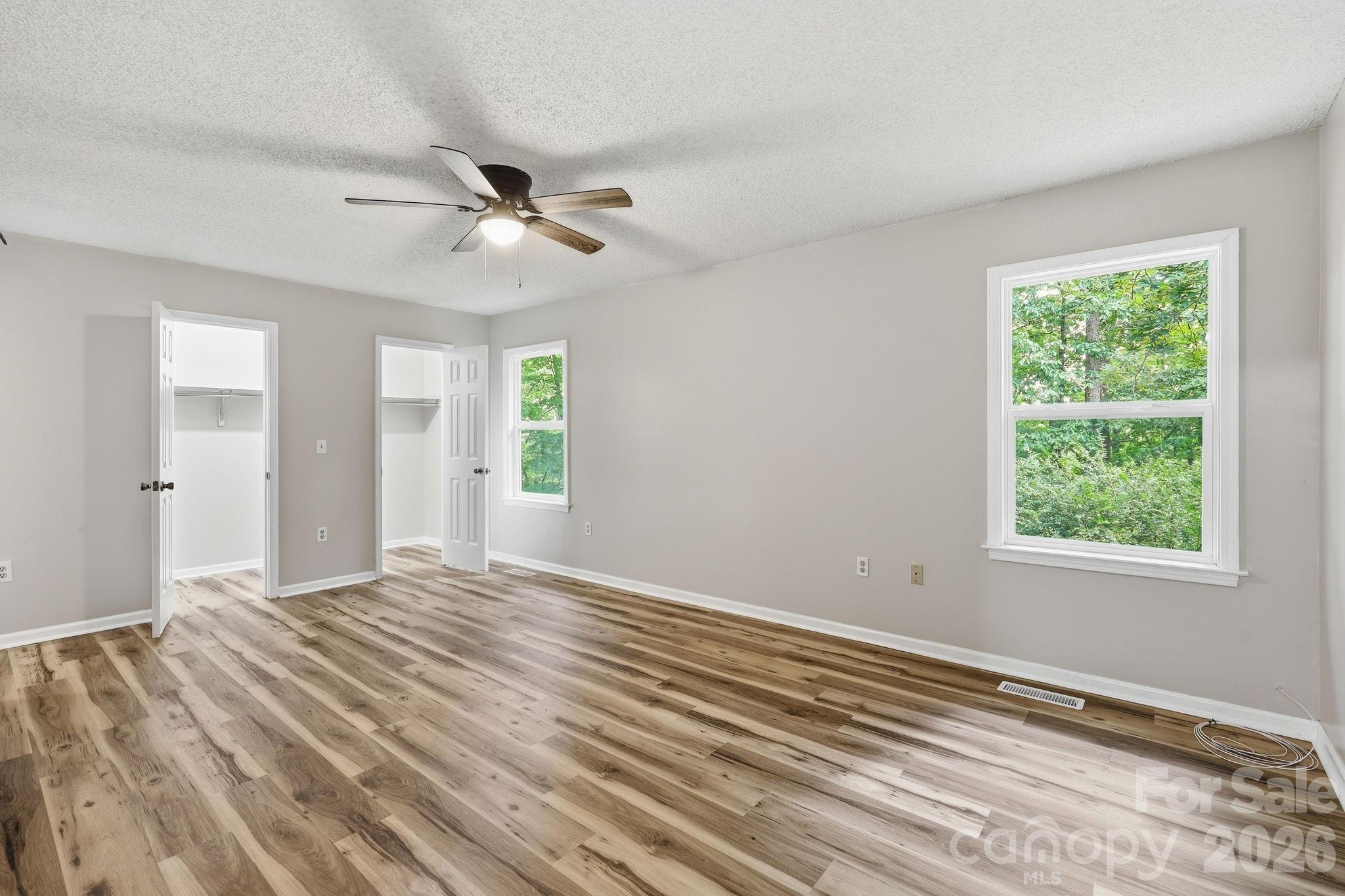 340 Oakwood Lane — Columbus