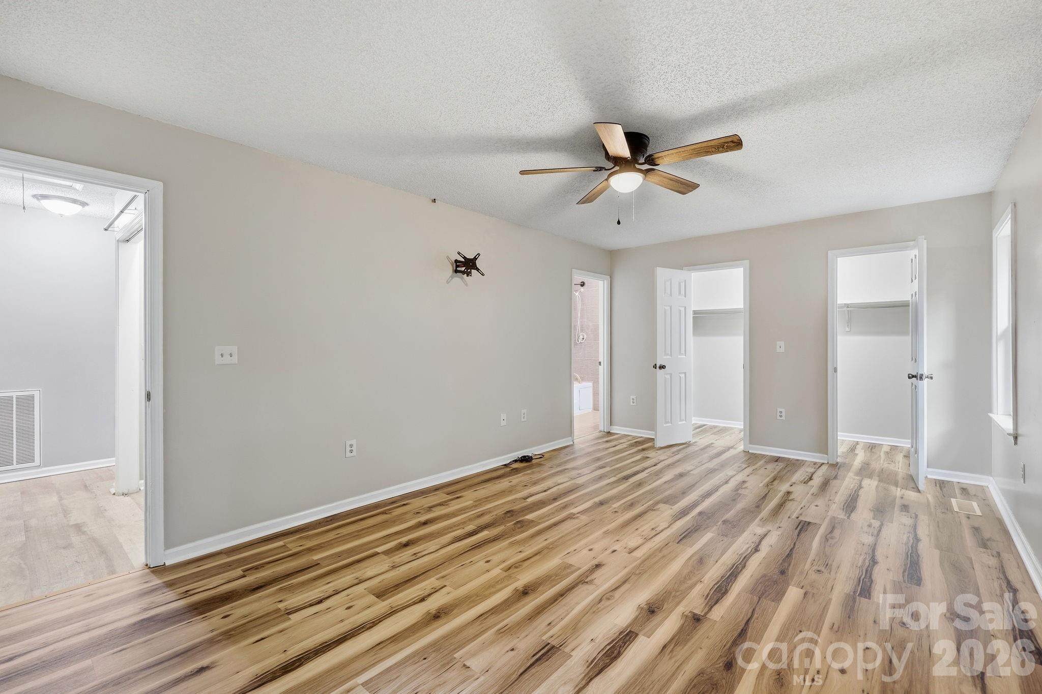 340 Oakwood Lane — Columbus