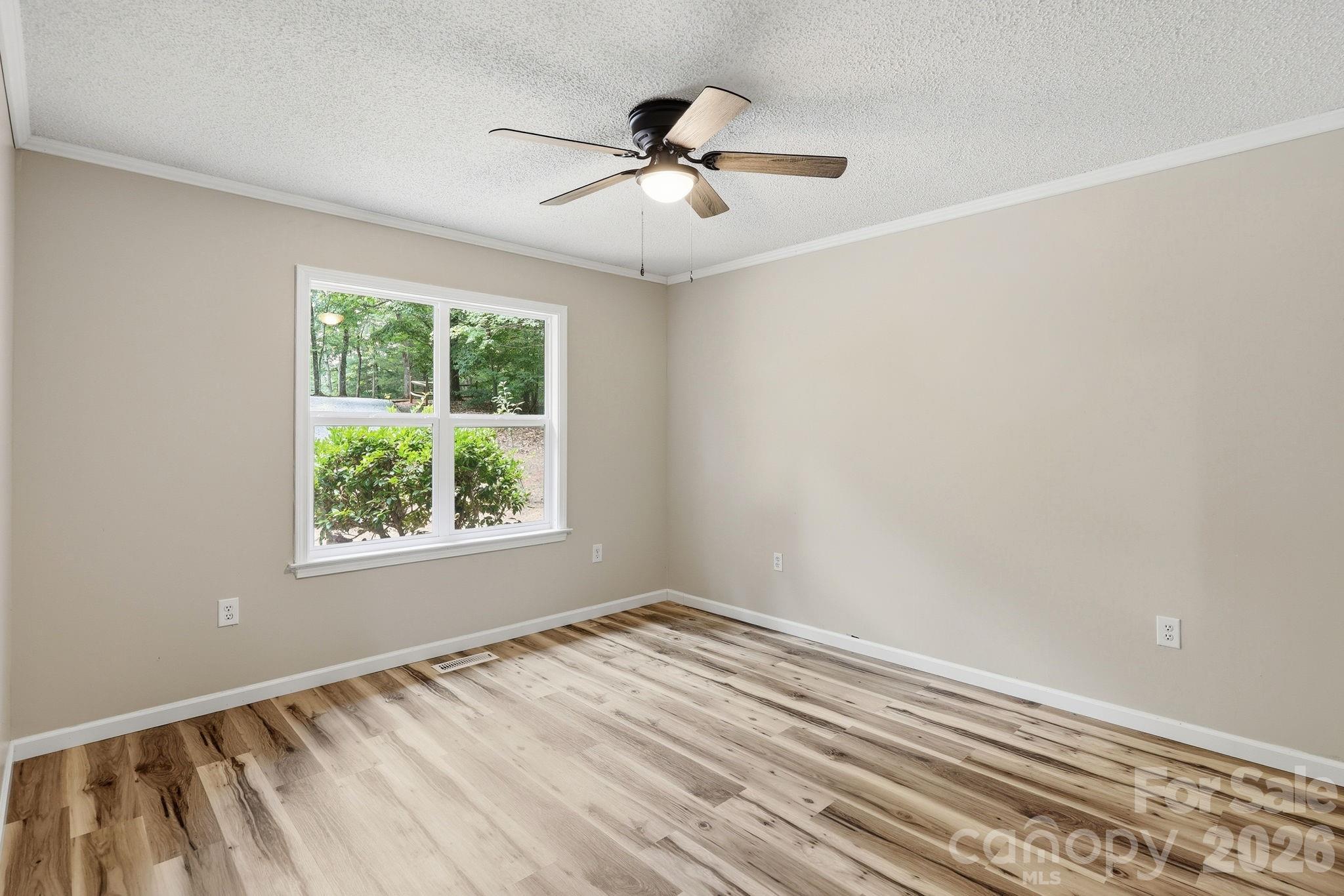 340 Oakwood Lane — Columbus
