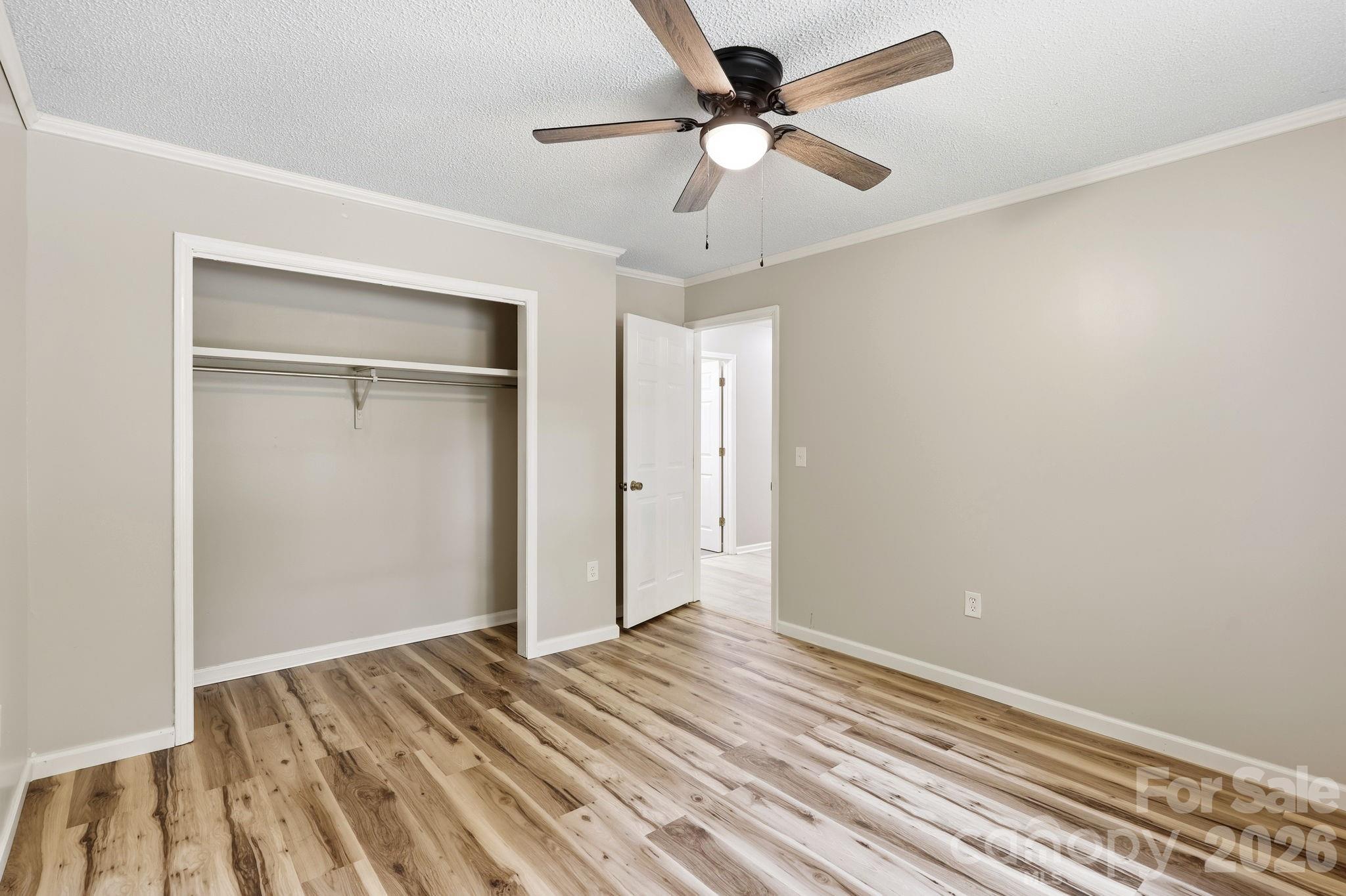 340 Oakwood Lane — Columbus