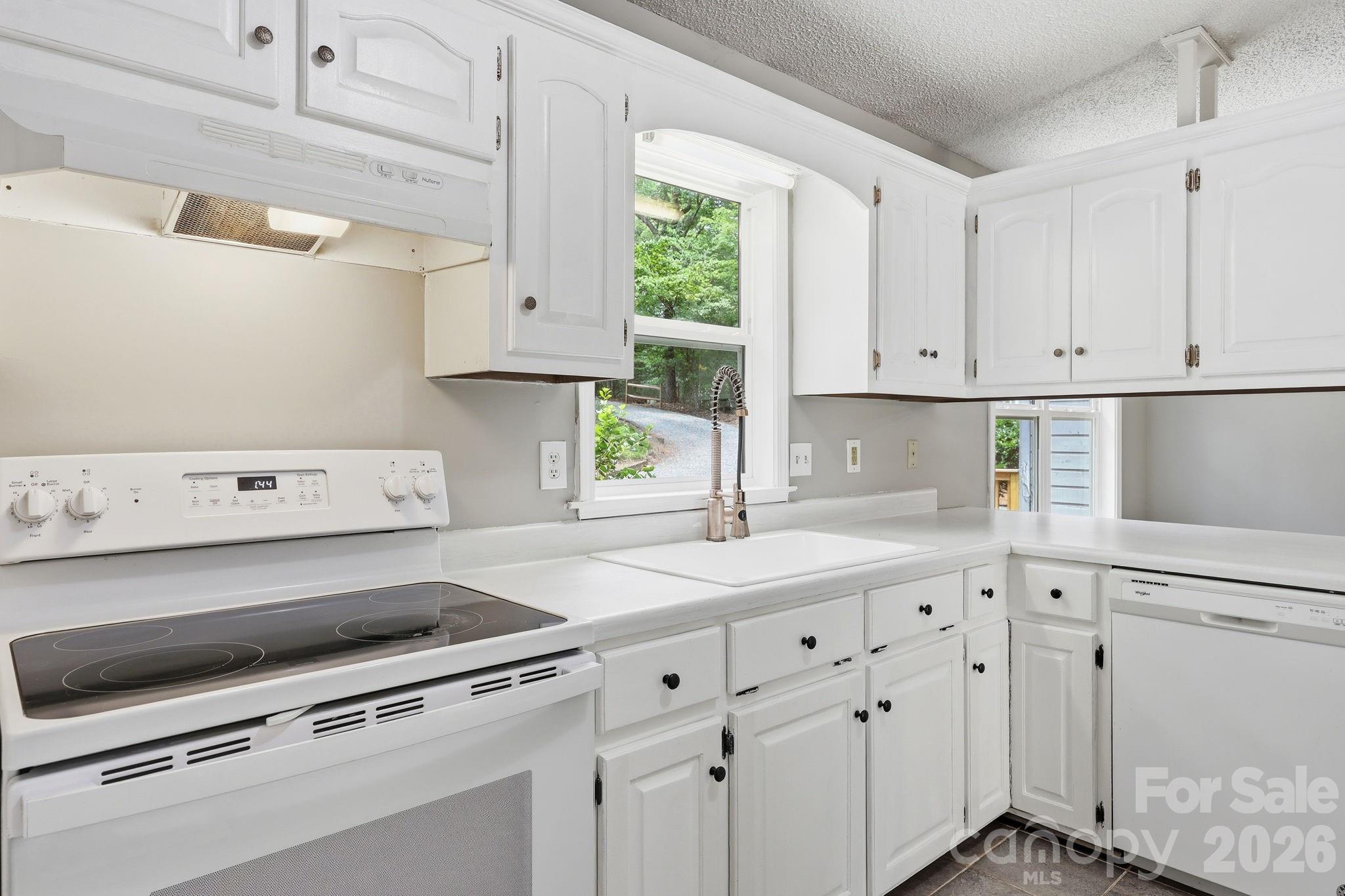 340 Oakwood Lane — Columbus
