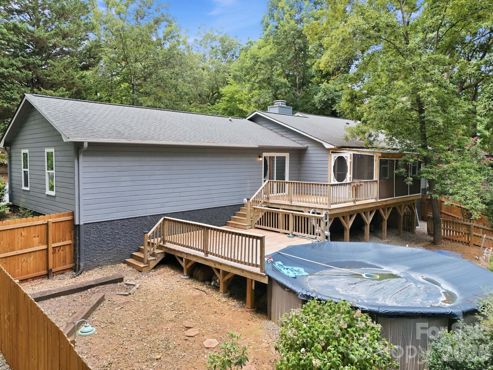 340 Oakwood Lane — Columbus