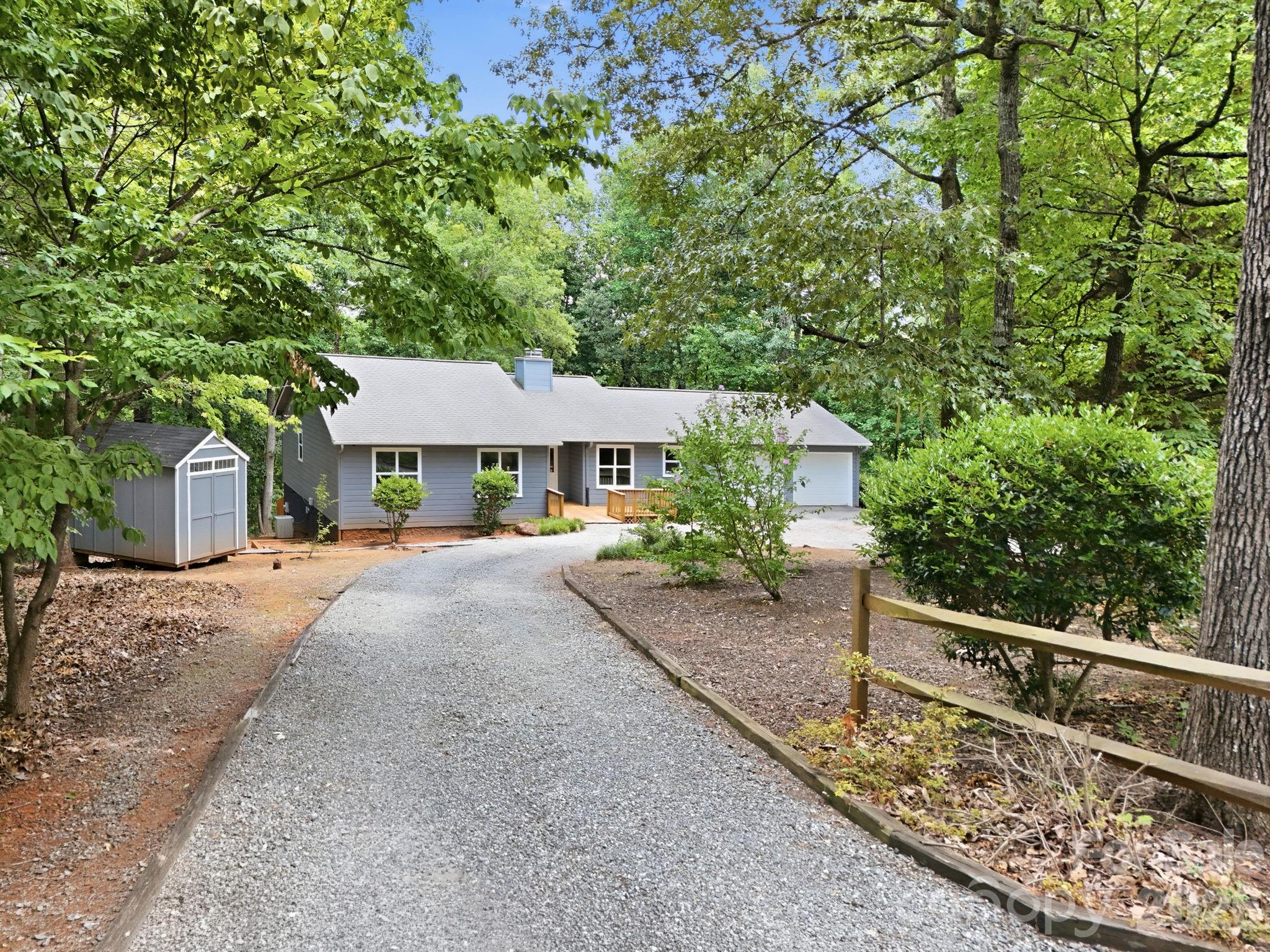 340 Oakwood Lane — Columbus