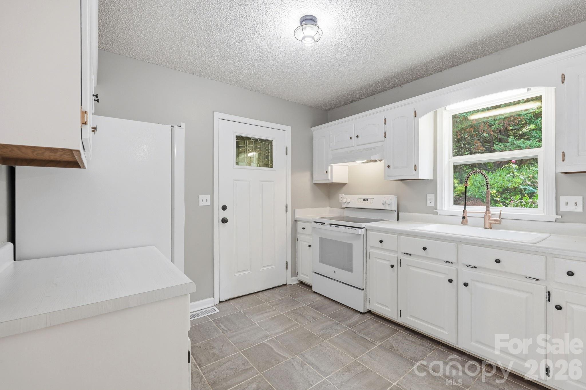 340 Oakwood Lane — Columbus