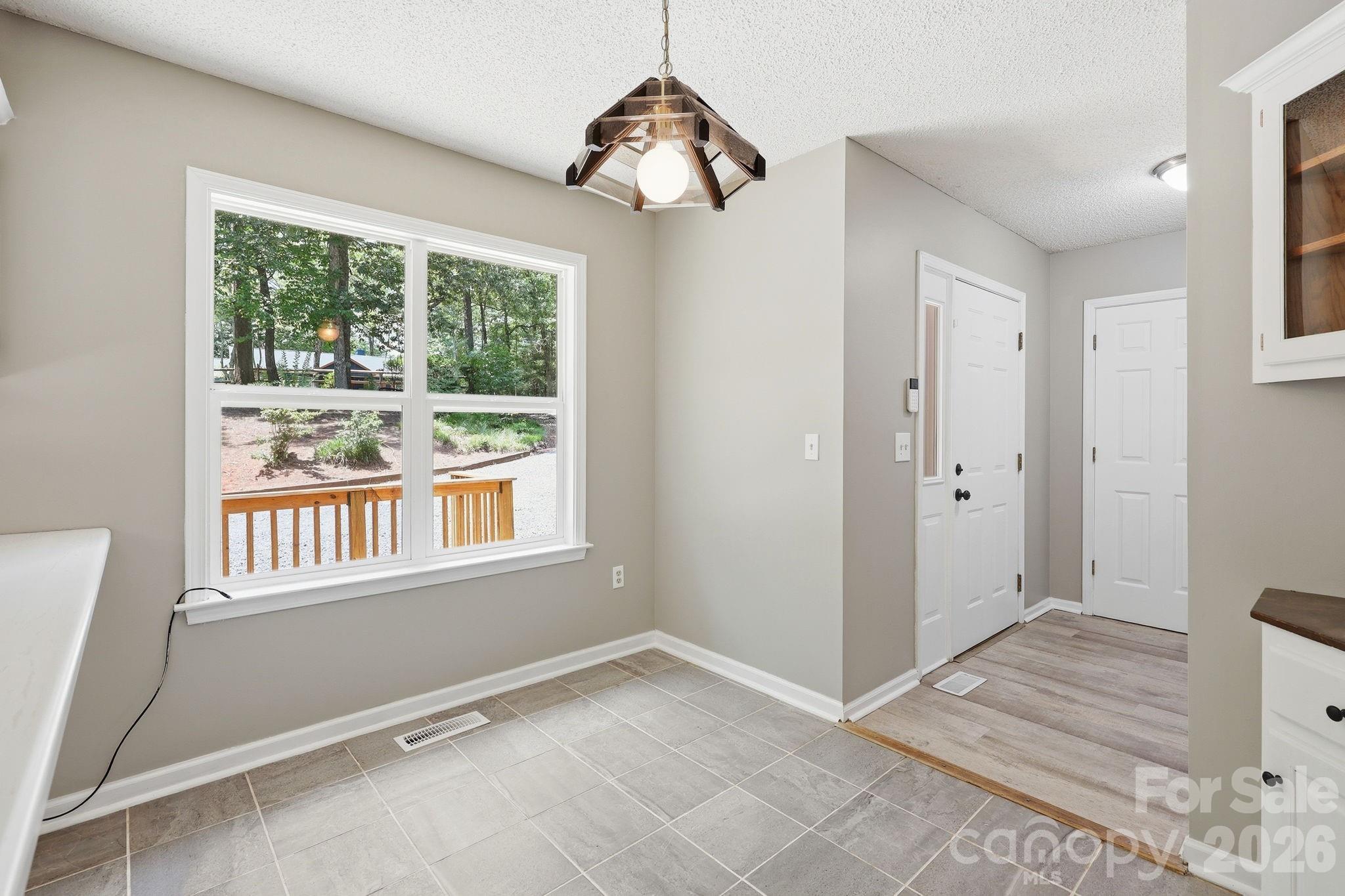 340 Oakwood Lane — Columbus