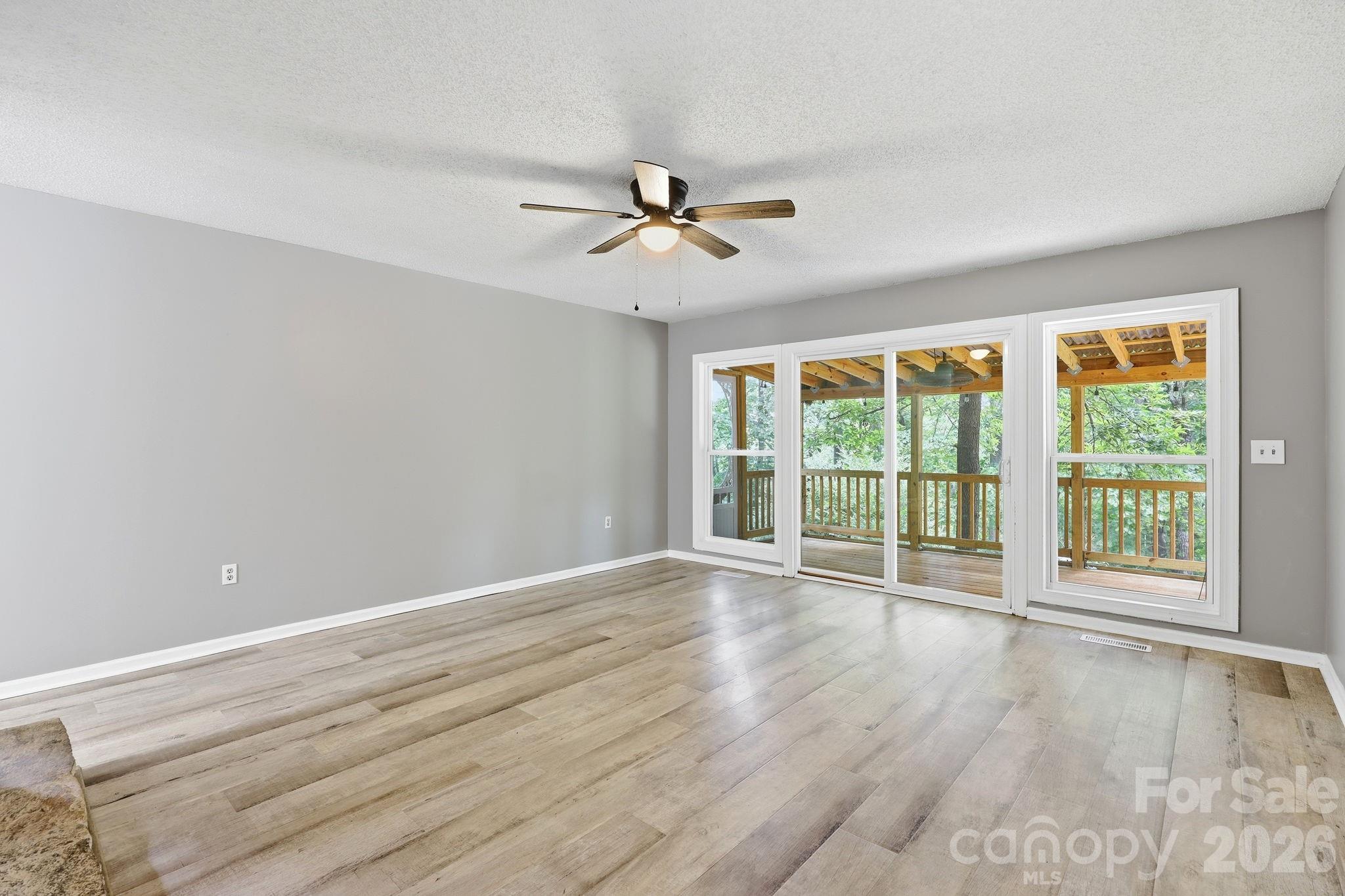 340 Oakwood Lane — Columbus