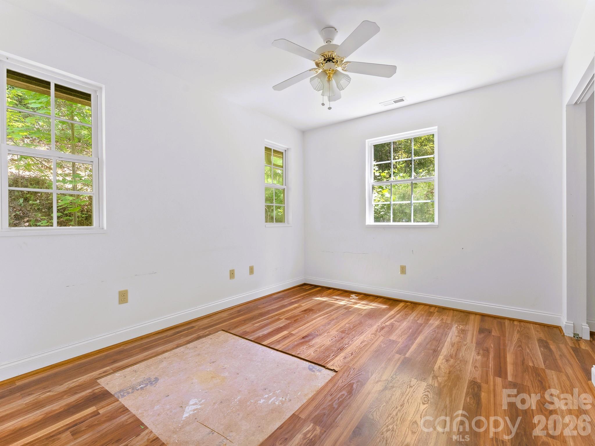 269 Pinewood Knoll Drive — Hendersonville