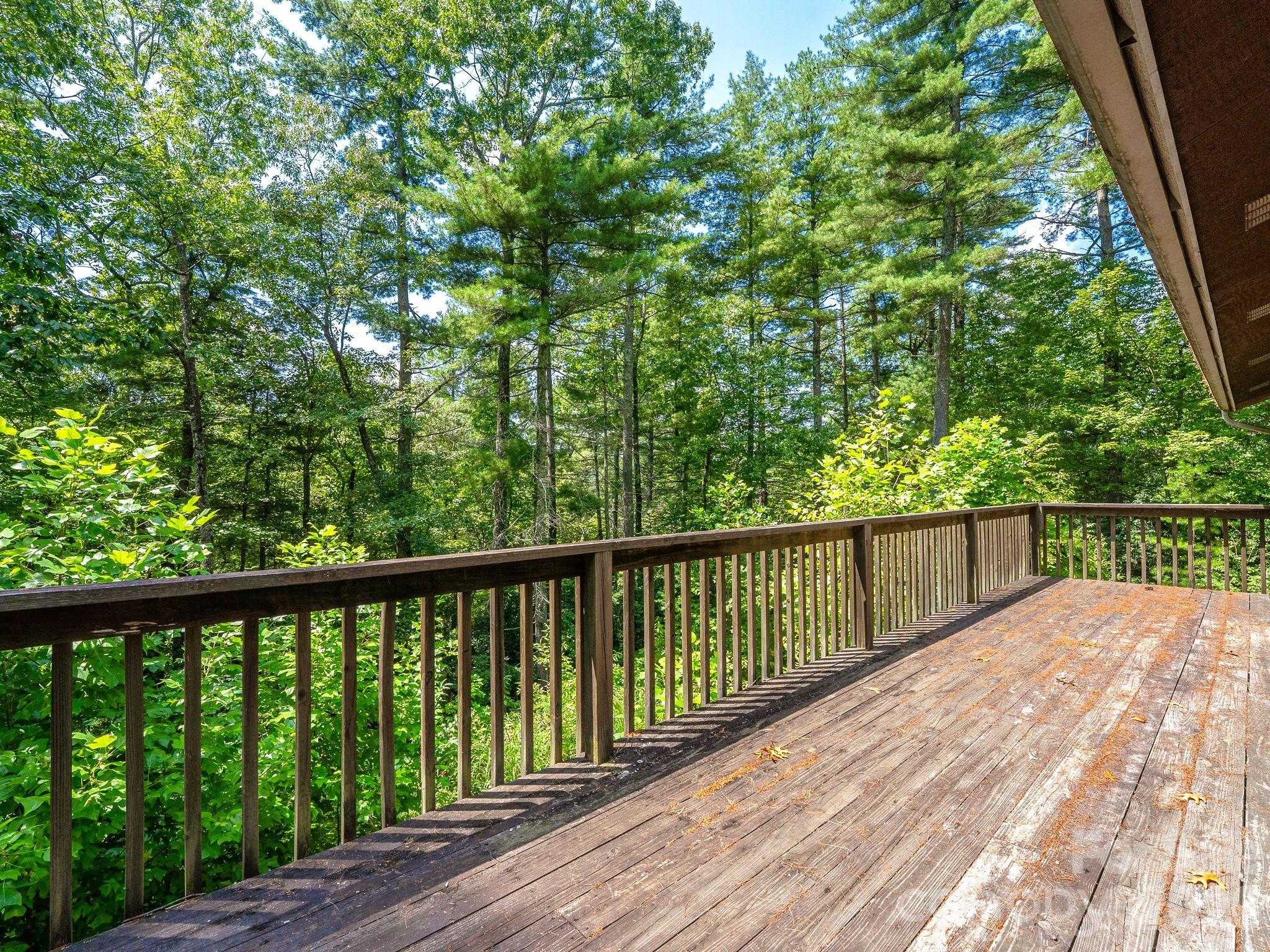 269 Pinewood Knoll Drive — Hendersonville