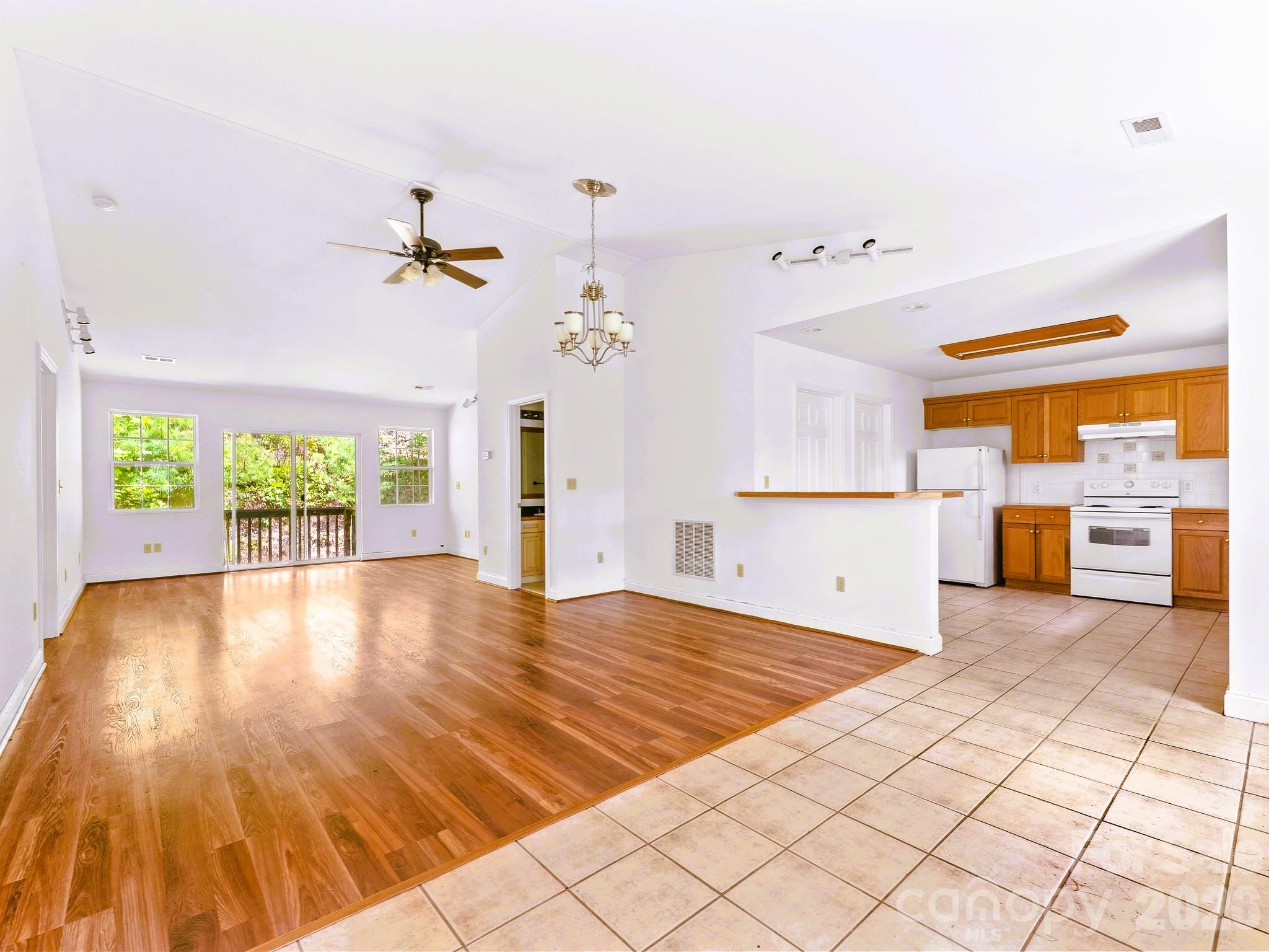 269 Pinewood Knoll Drive — Hendersonville