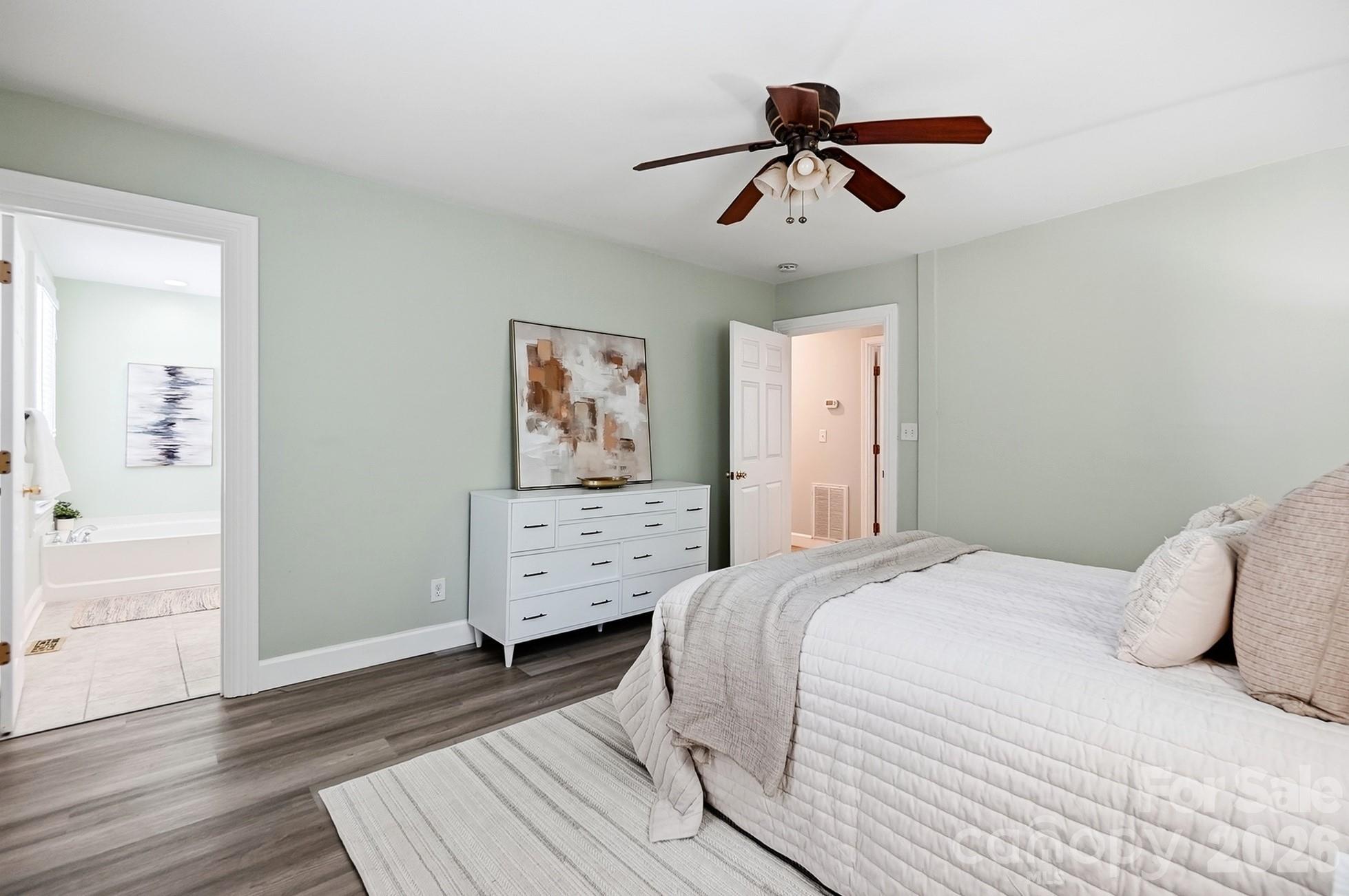 417 Woodvale Place — Charlotte