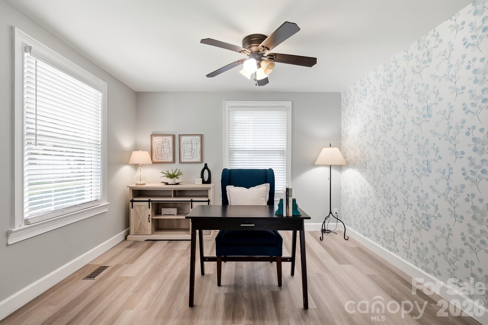 417 Woodvale Place — Charlotte