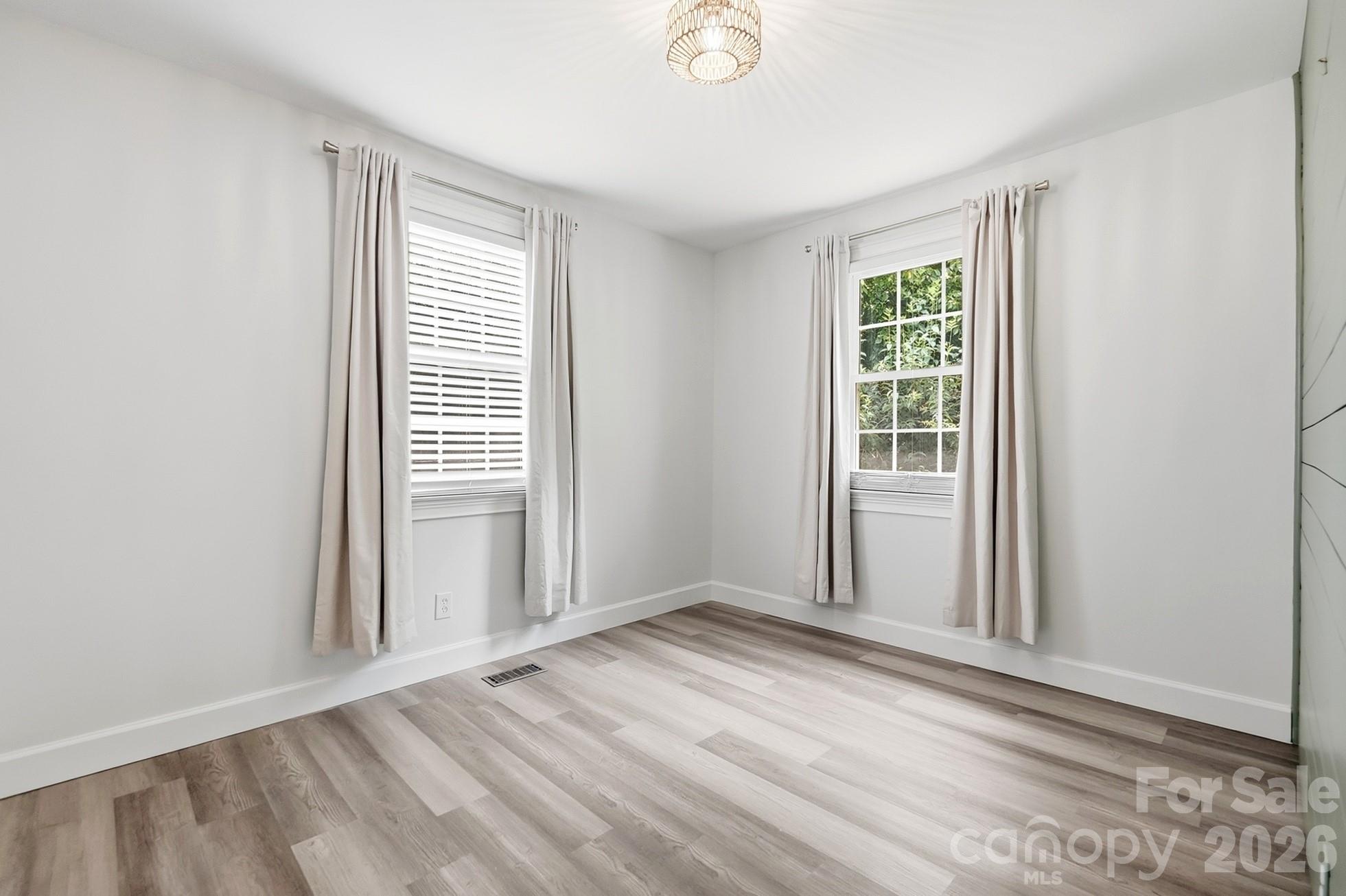 417 Woodvale Place — Charlotte