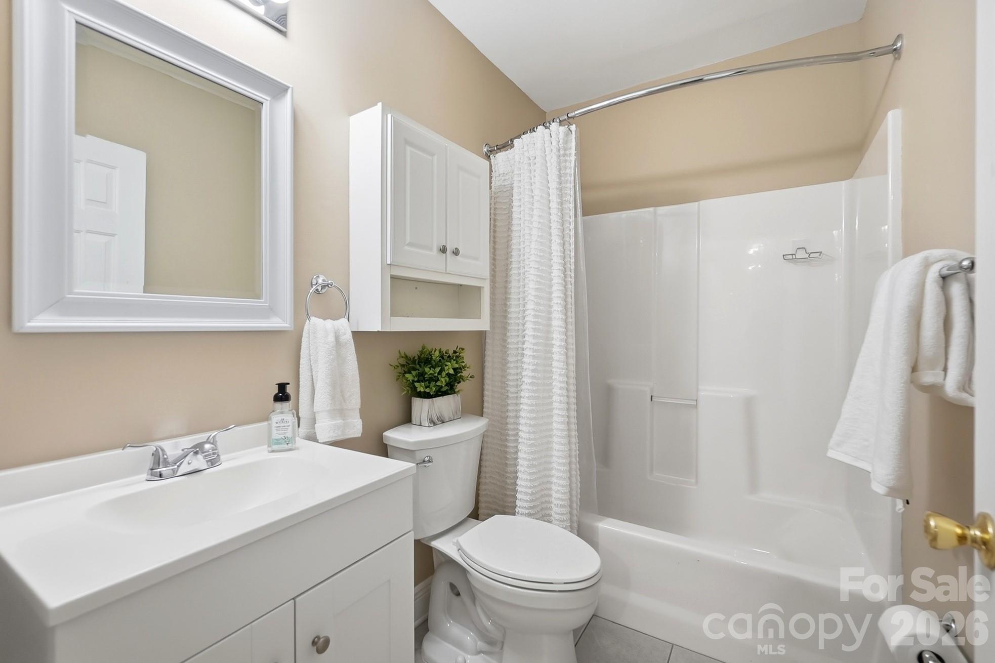 417 Woodvale Place — Charlotte