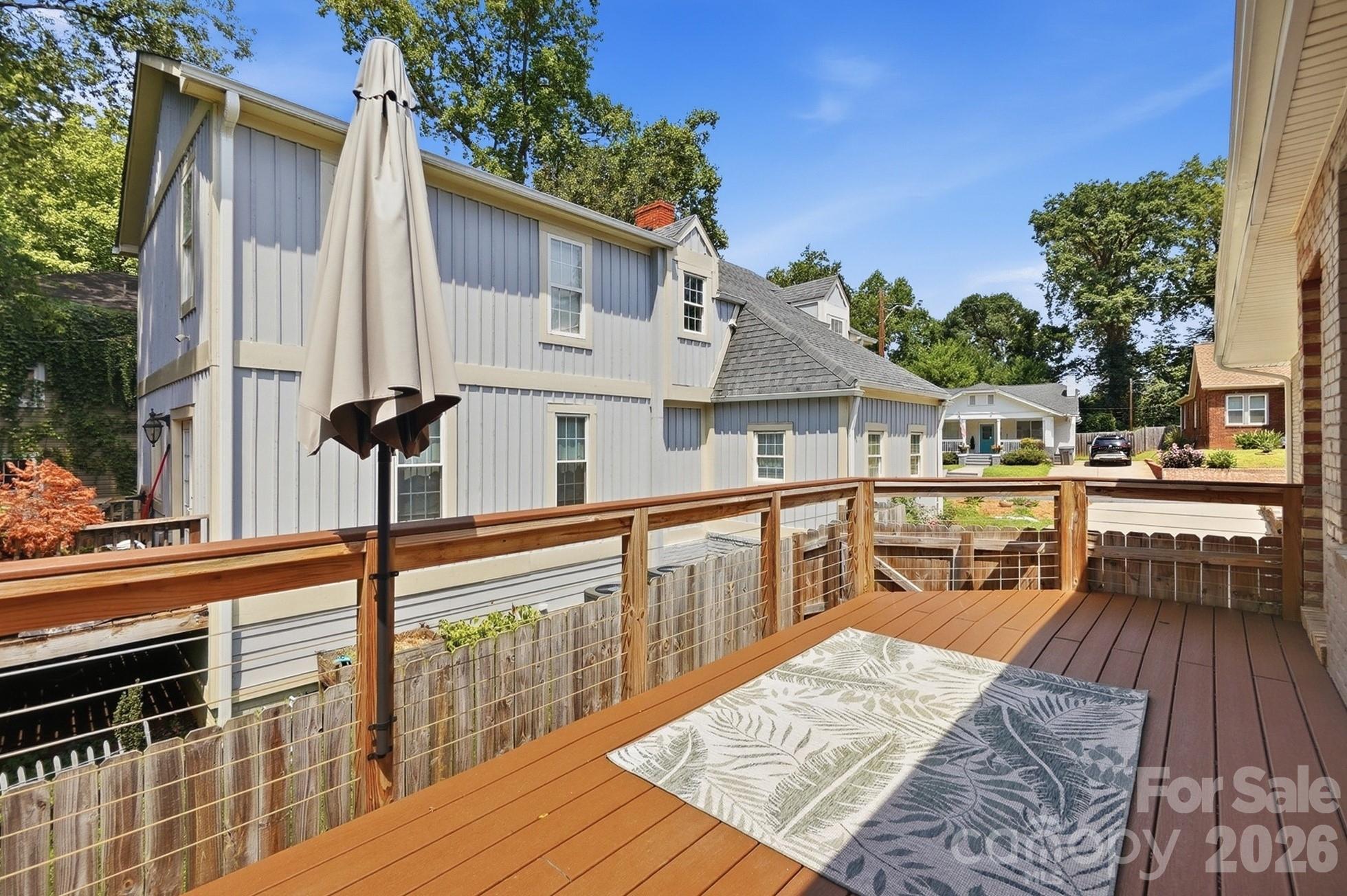 417 Woodvale Place — Charlotte